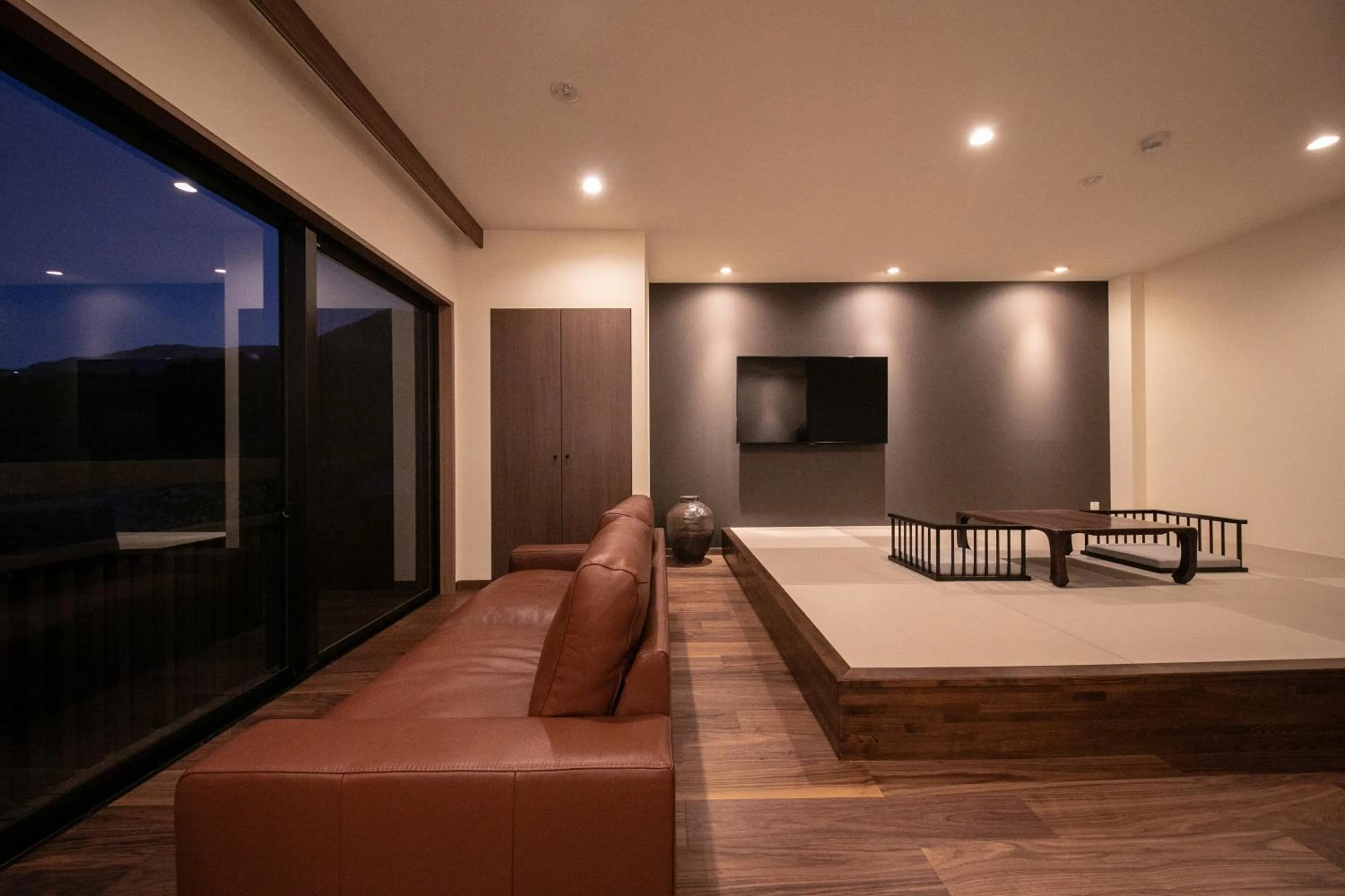 Living room in Saigakukan