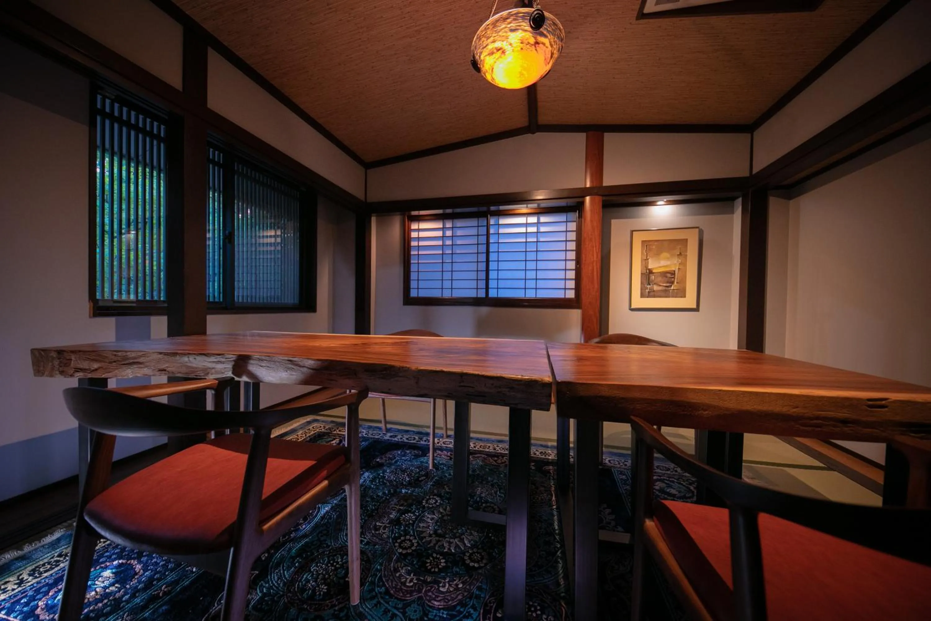 Restaurant/places to eat in Saigakukan