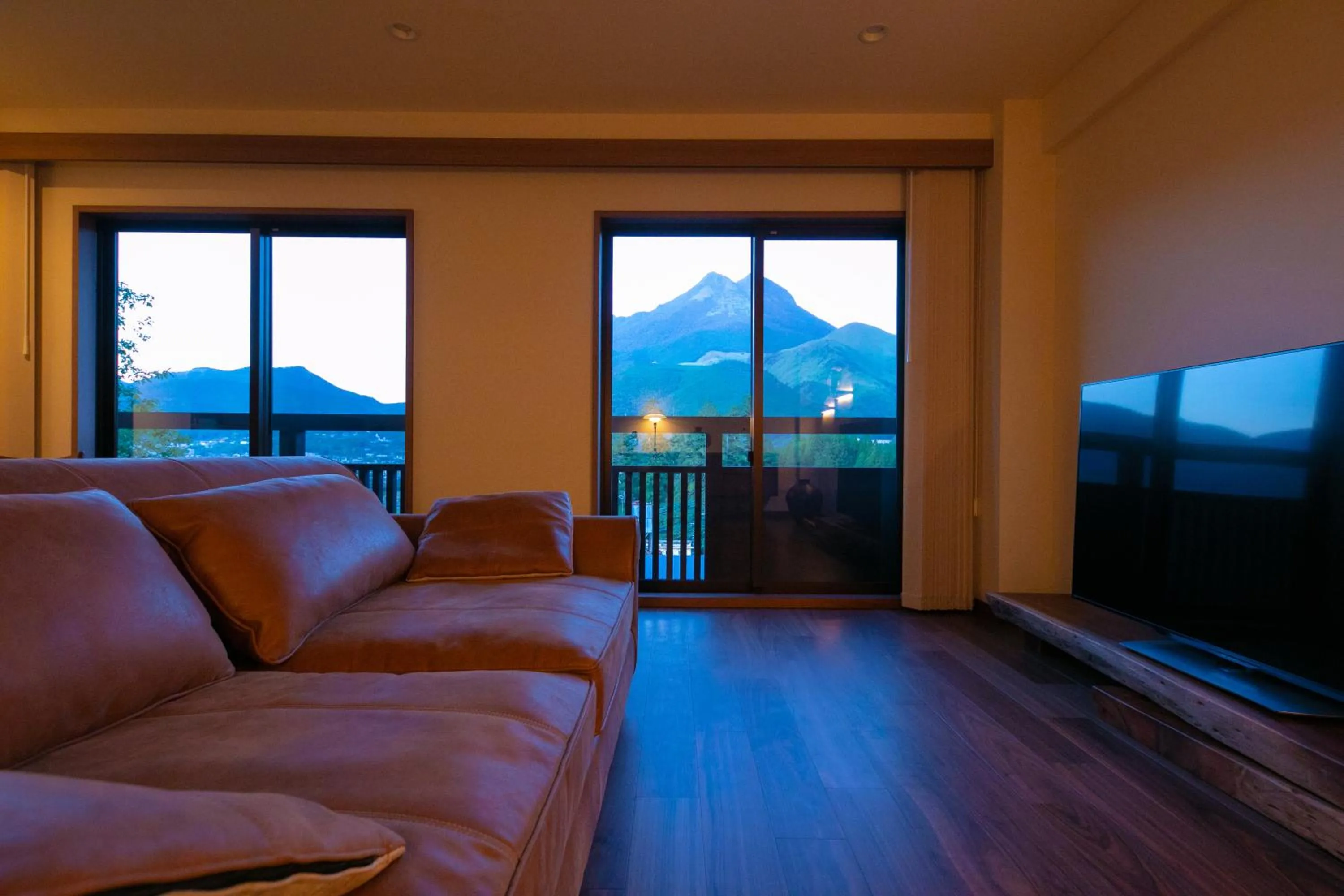 Living room in Saigakukan