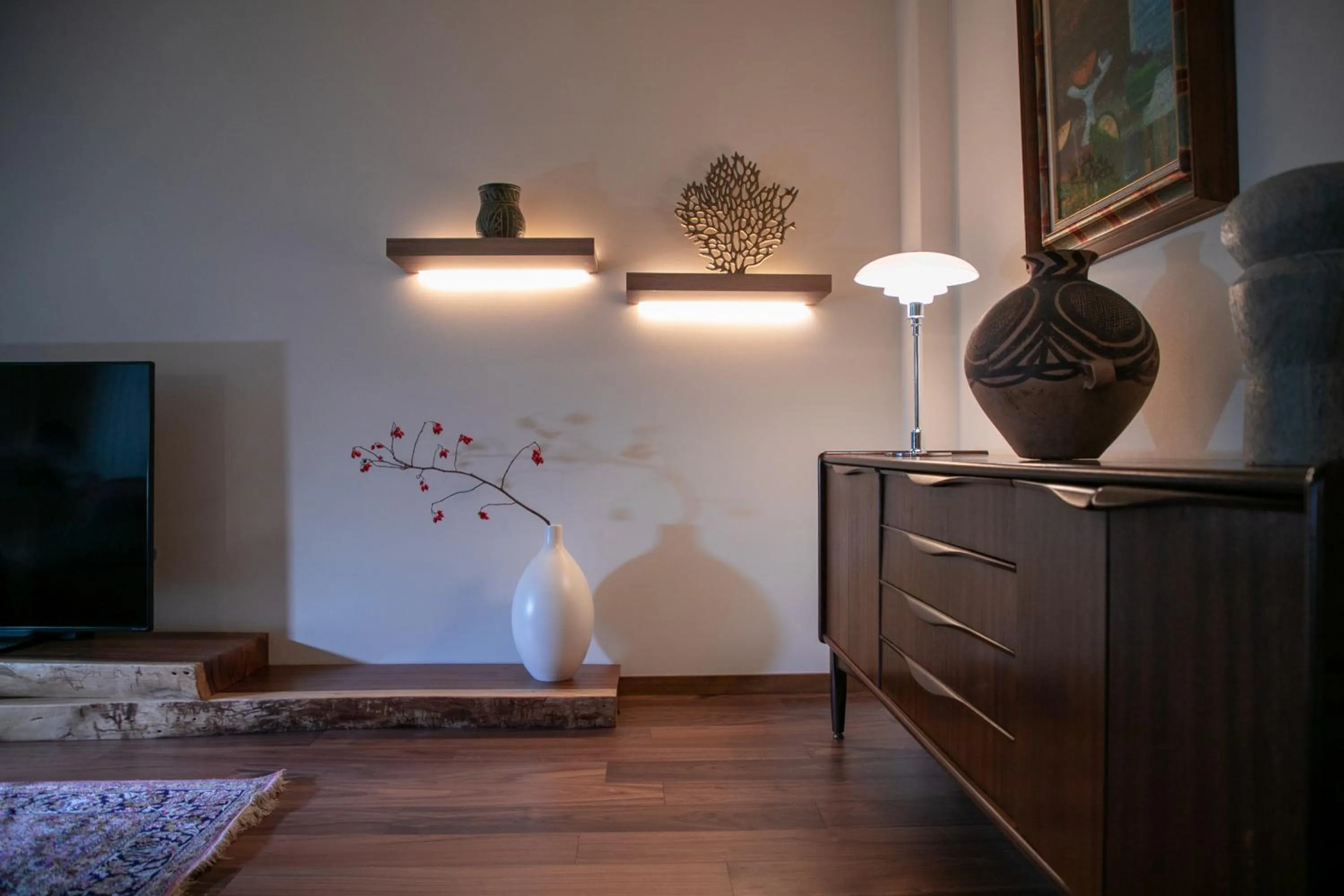 Photo of the whole room in Saigakukan