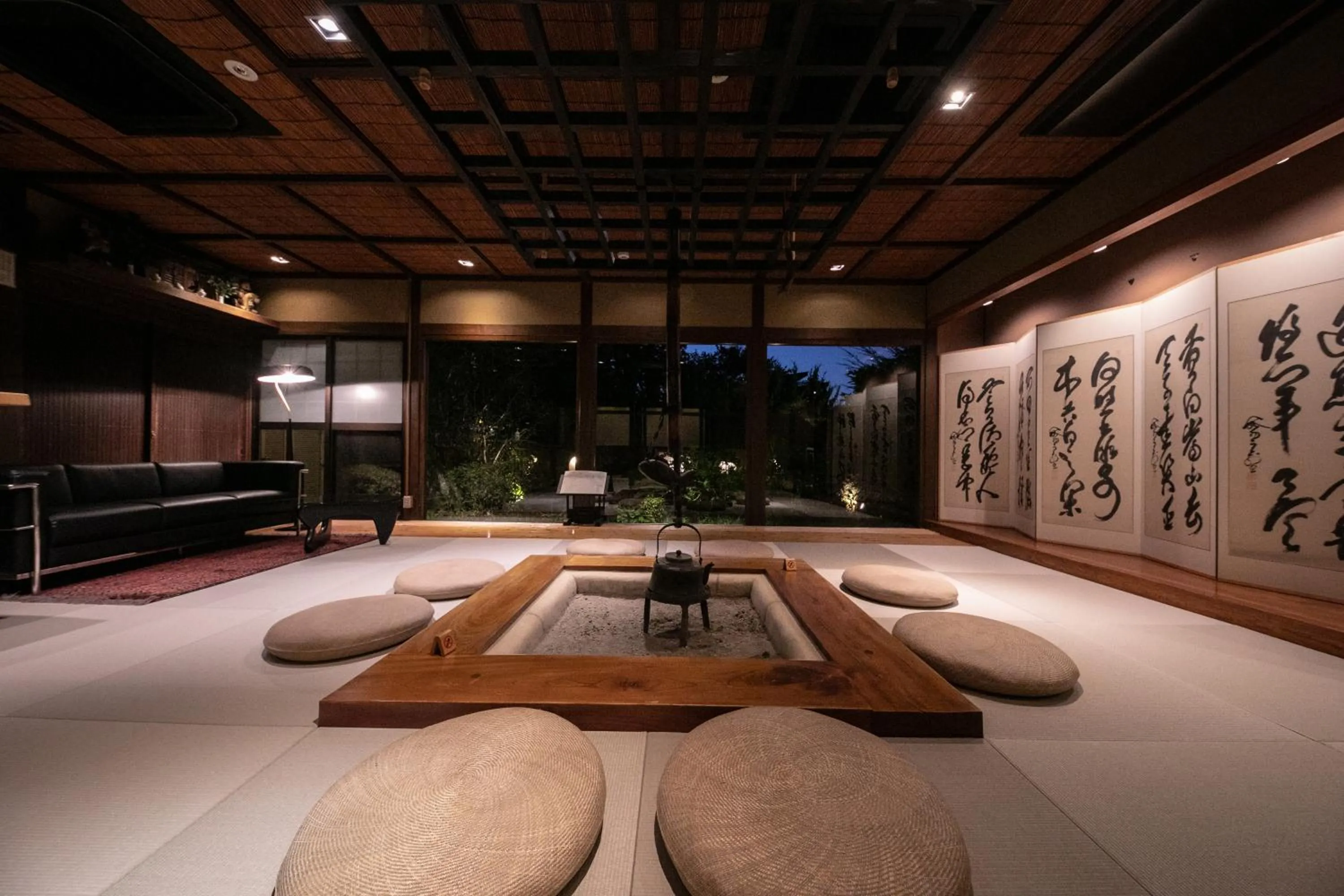 Area and facilities in Saigakukan