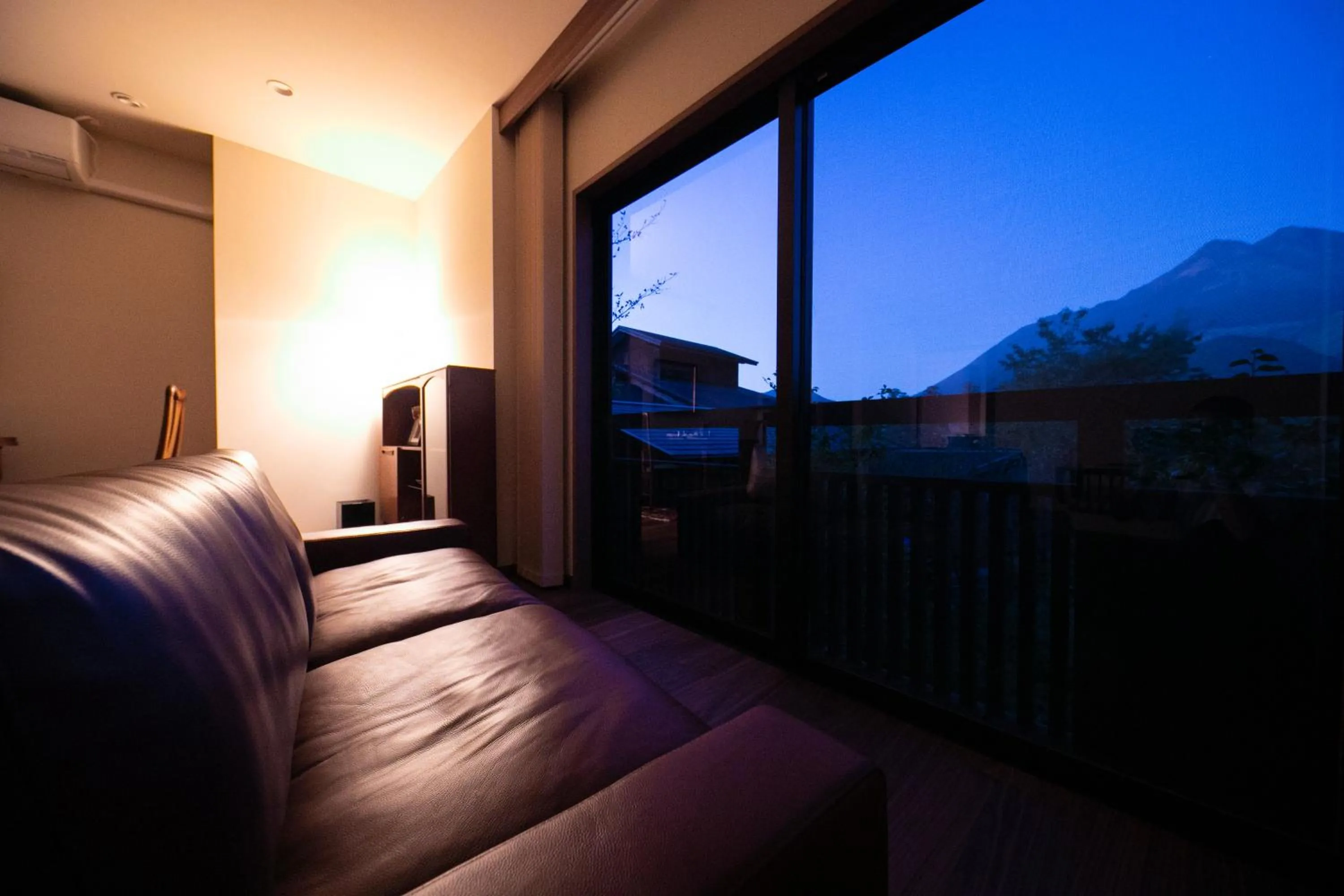 Living room in Saigakukan