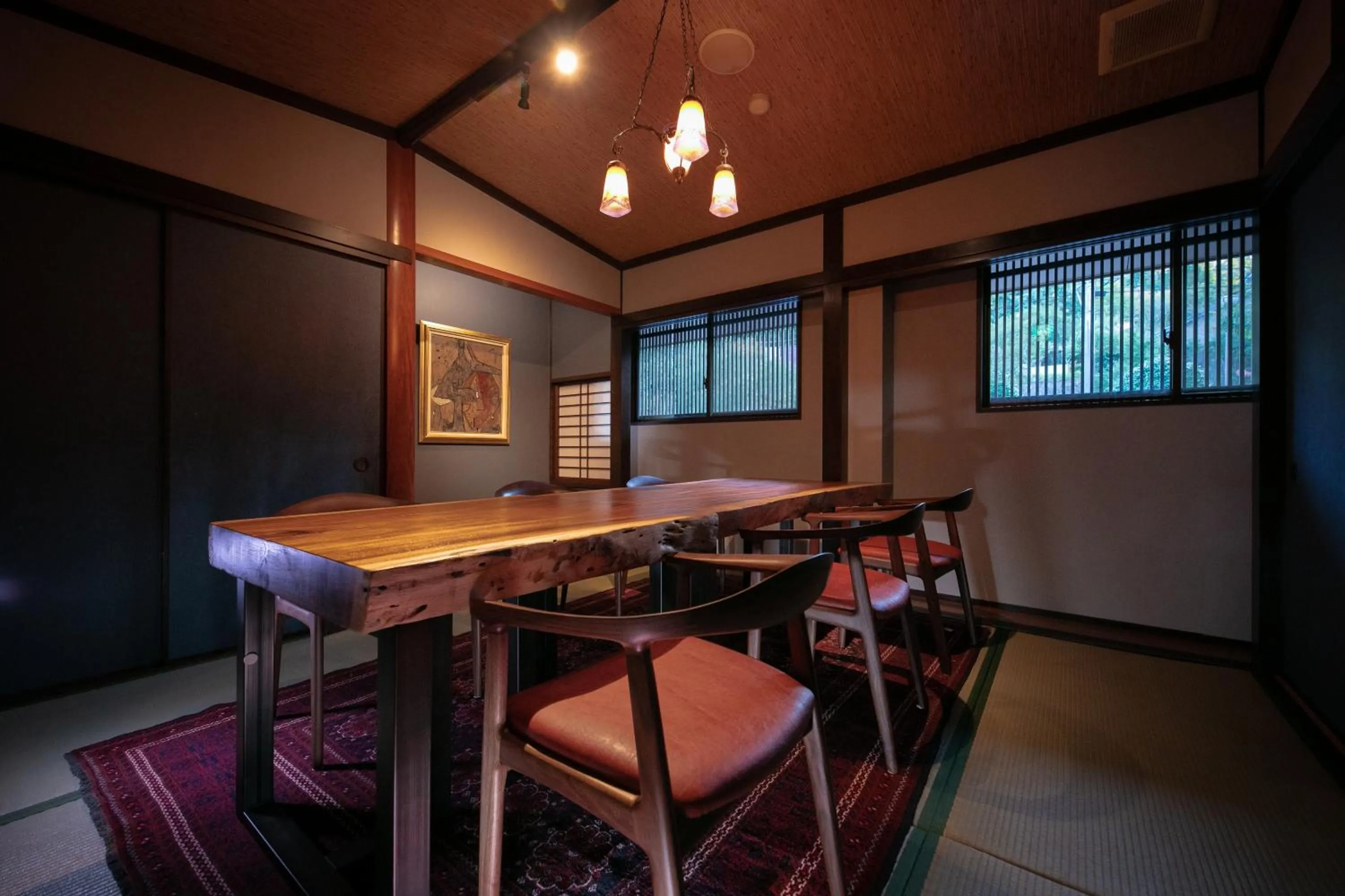 Restaurant/places to eat in Saigakukan