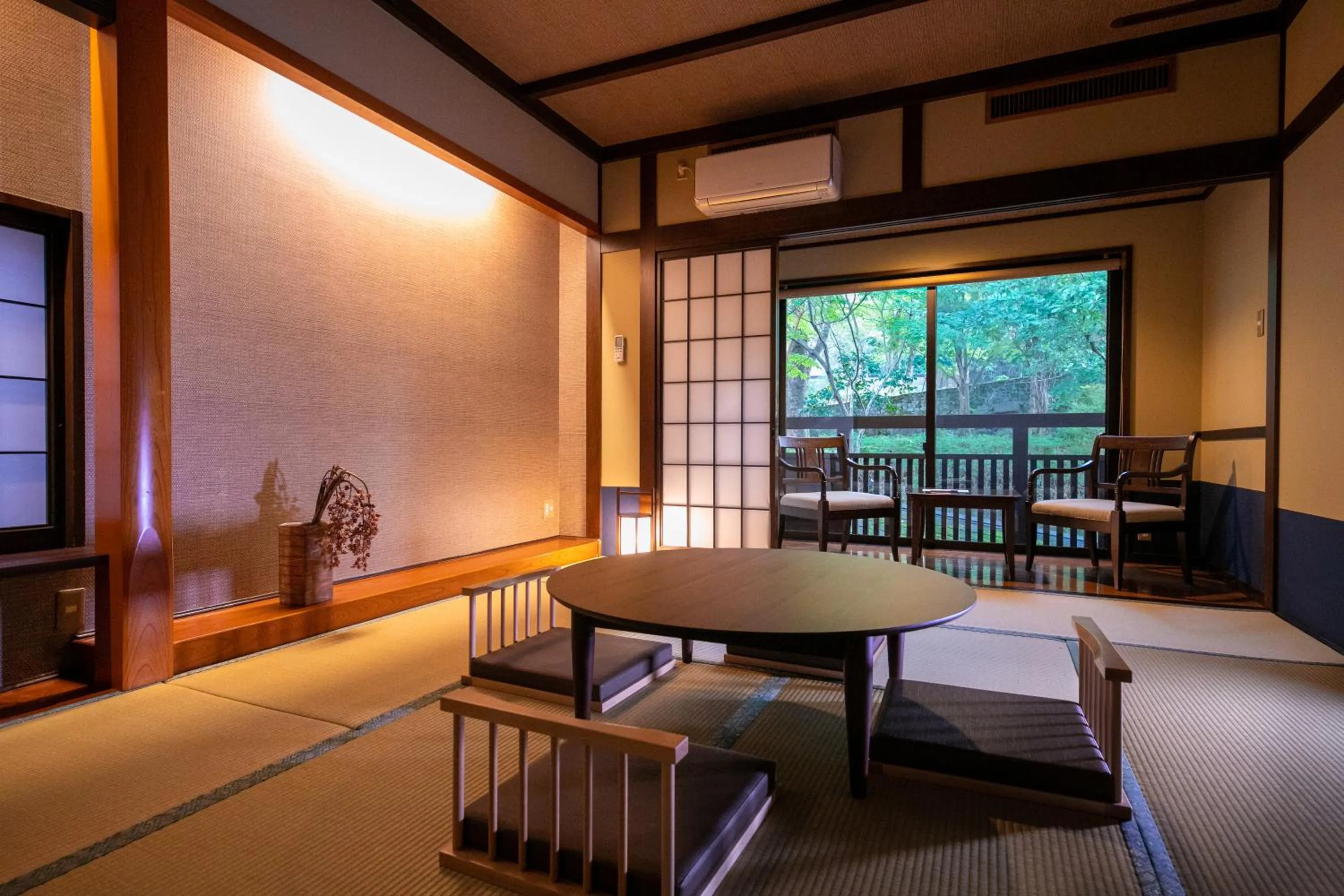 Living room in Saigakukan