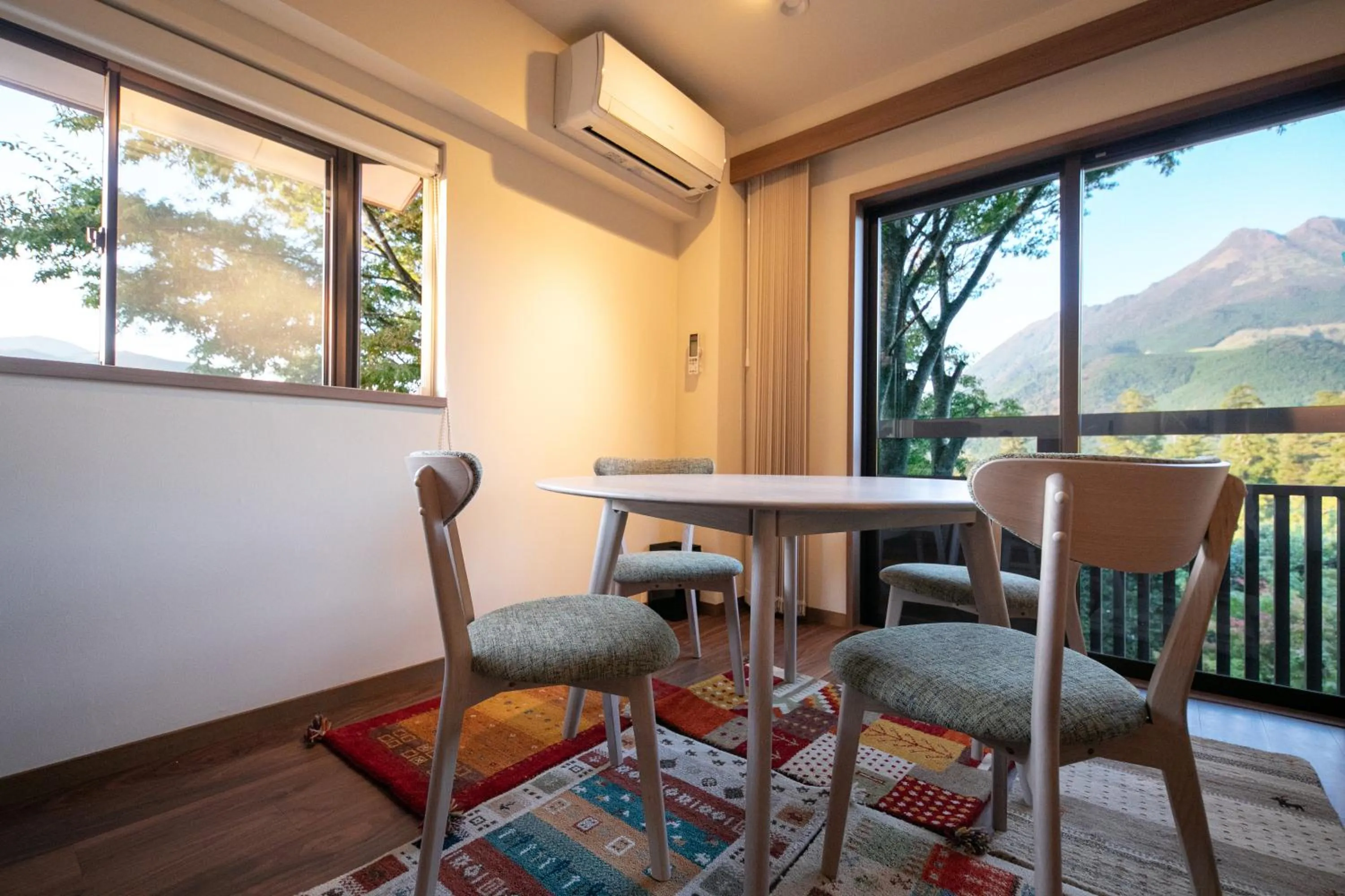 Living room in Saigakukan