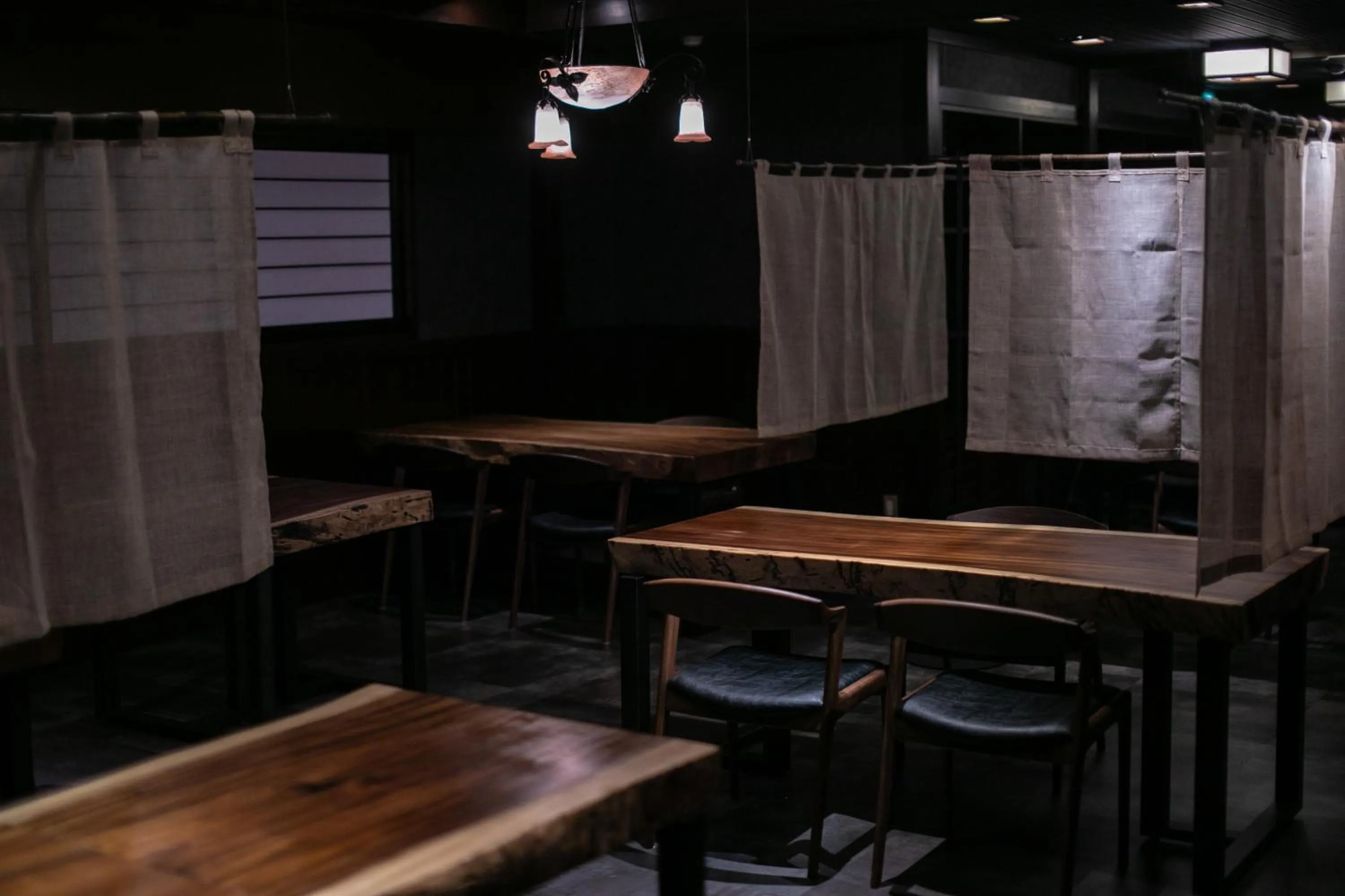 Restaurant/places to eat in Saigakukan