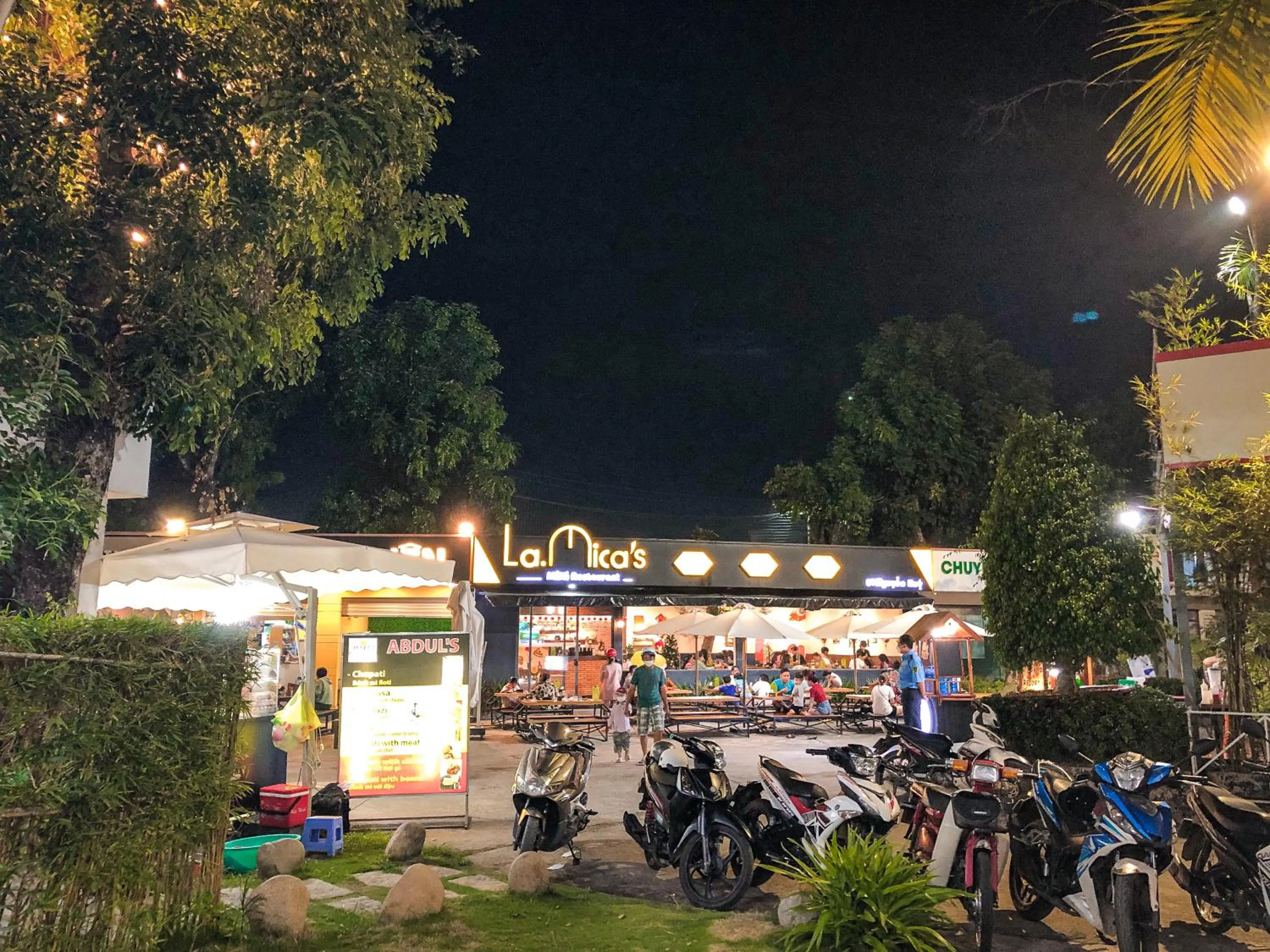 Night in Phú Quốc Hotel