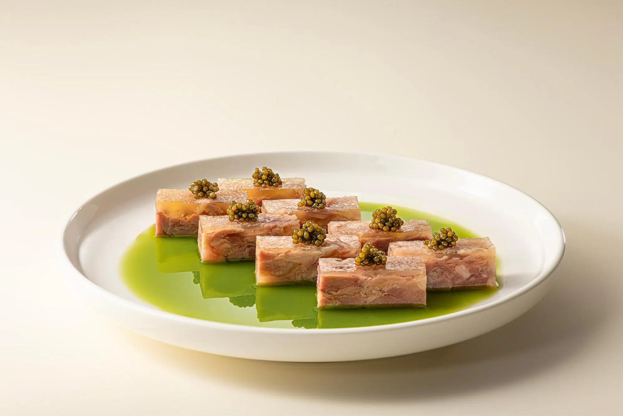 Restaurant/places to eat in Hangzhou Wulin GDA Hotel, Vignette Collection