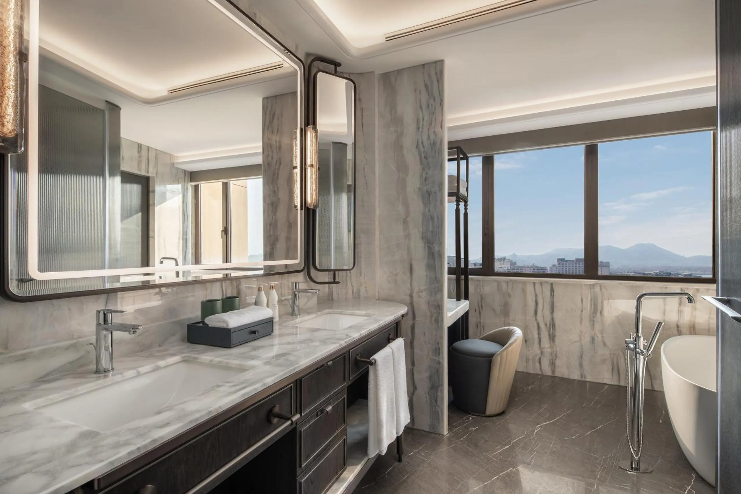 Bathroom in Hangzhou Wulin GDA Hotel, Vignette Collection