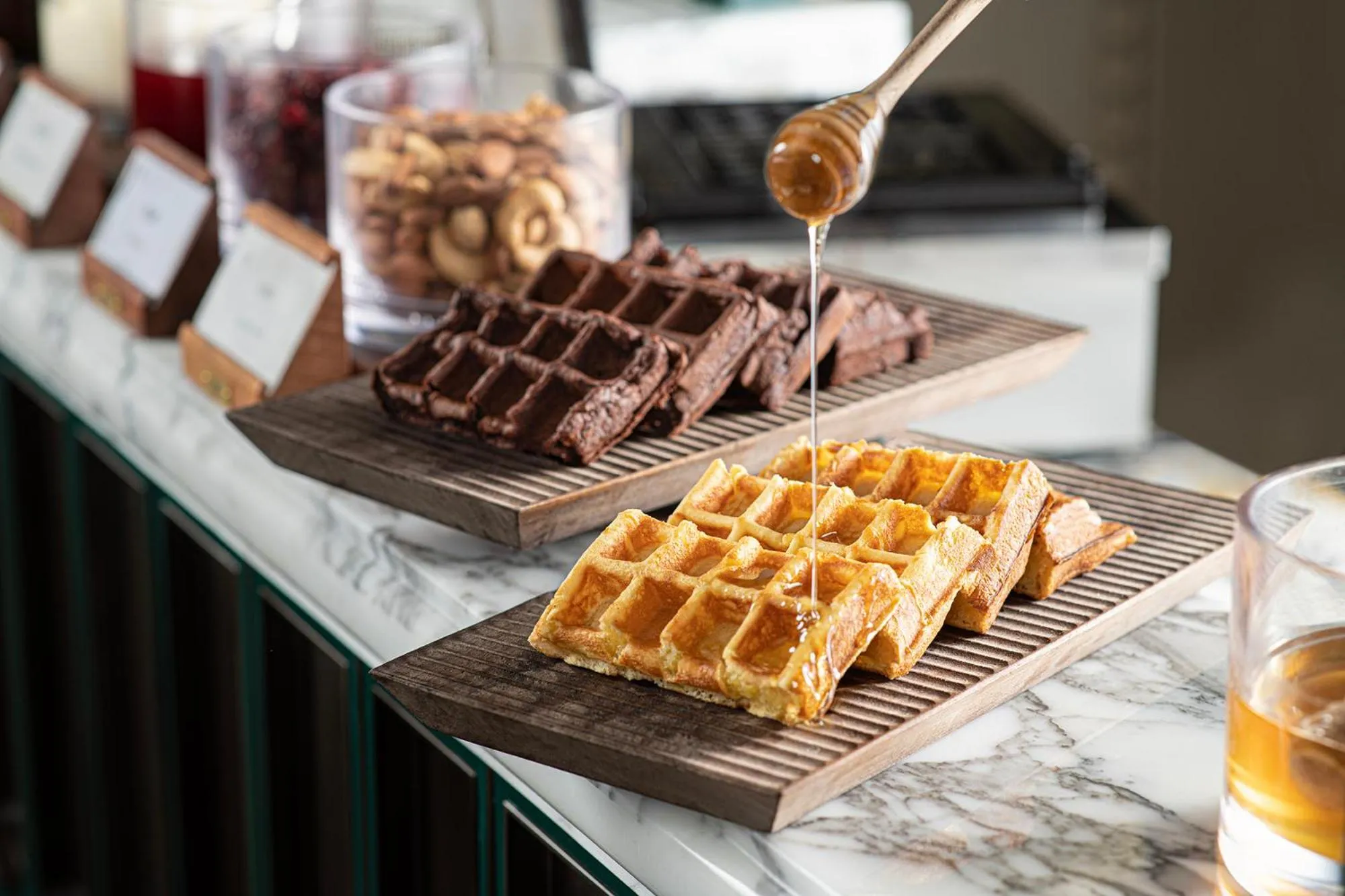 Buffet breakfast in Hangzhou Wulin GDA Hotel, Vignette Collection