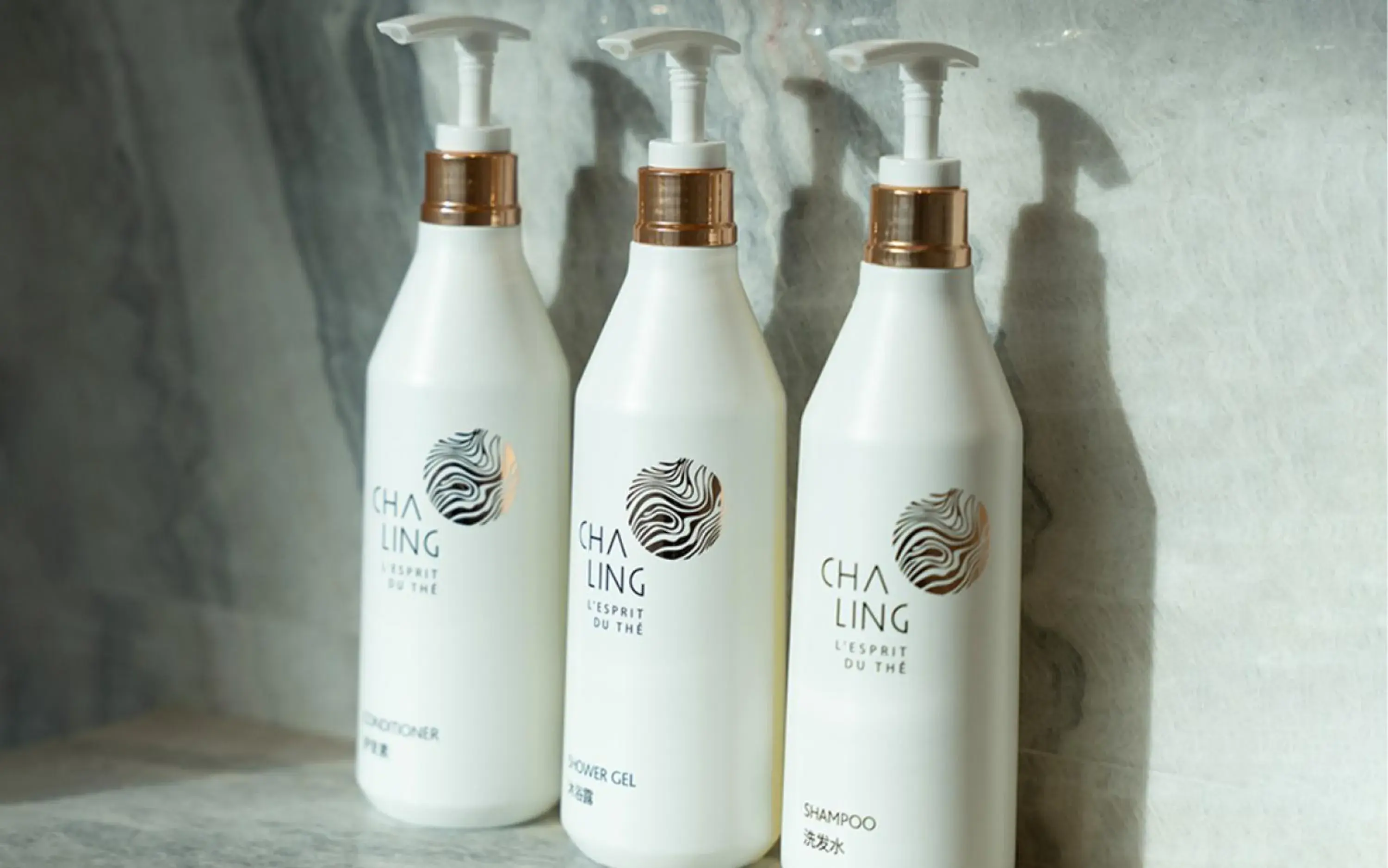 Standard King Room in Hangzhou Wulin GDA Hotel, Vignette Collection - Nearby the iconic Wulin Square, with only a few minutes' walk to the West Lake Standard King Room in Hangzhou Wulin GDA Hotel, Vignette Collection - Nearby the iconic Wulin Square, with only a few minutes' walk to the West Lake