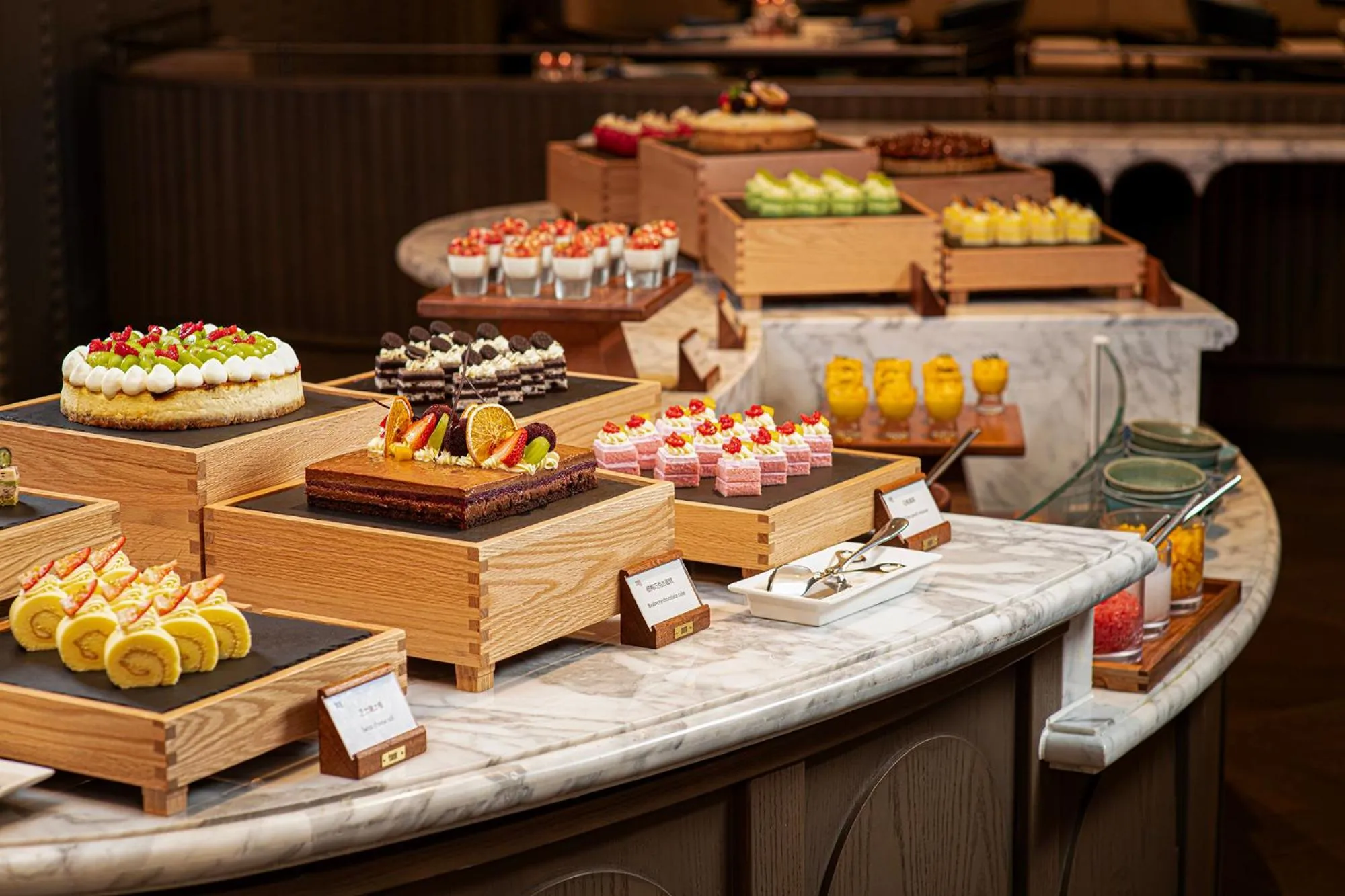 Dinner in Hangzhou Wulin GDA Hotel, Vignette Collection