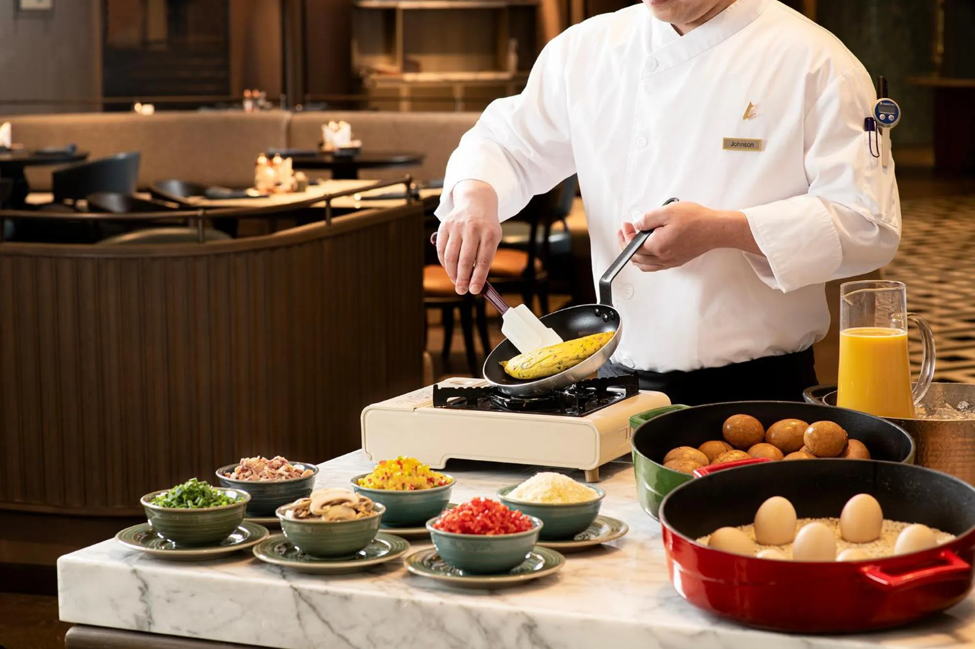 Buffet breakfast in Hangzhou Wulin GDA Hotel, Vignette Collection