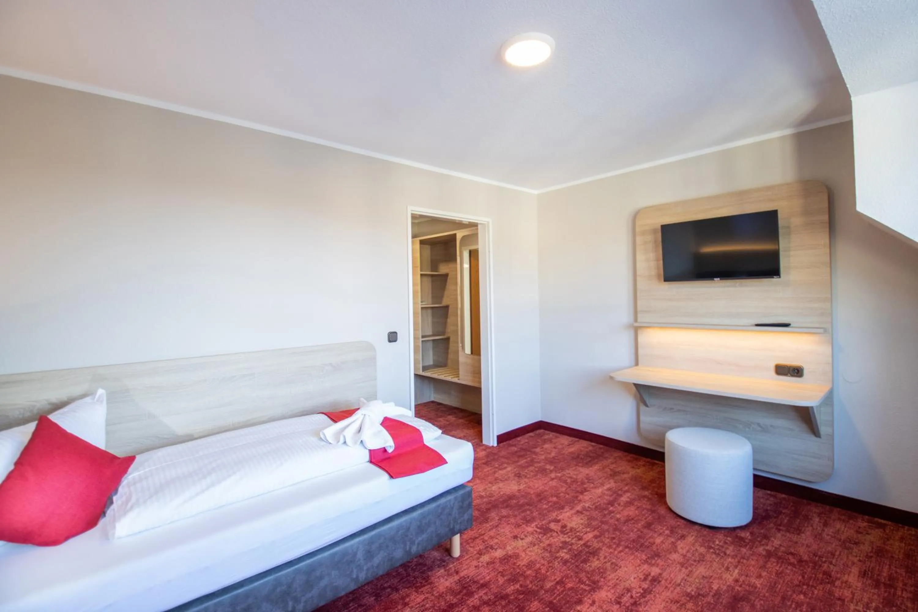 Photo of the whole room, Bed in Hotel Lengenfelder Hof