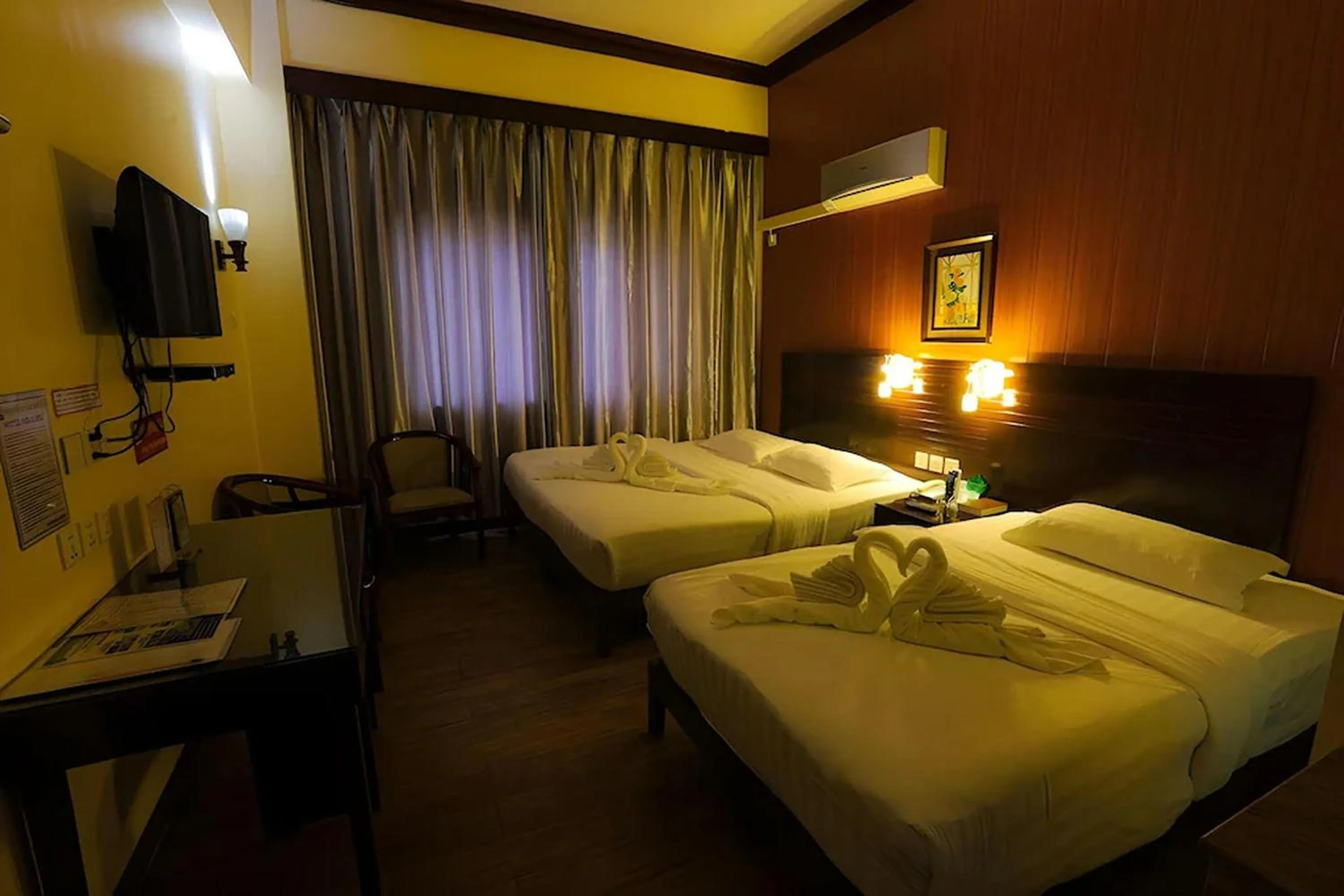 TV and multimedia, Bed in Hotel Essencia