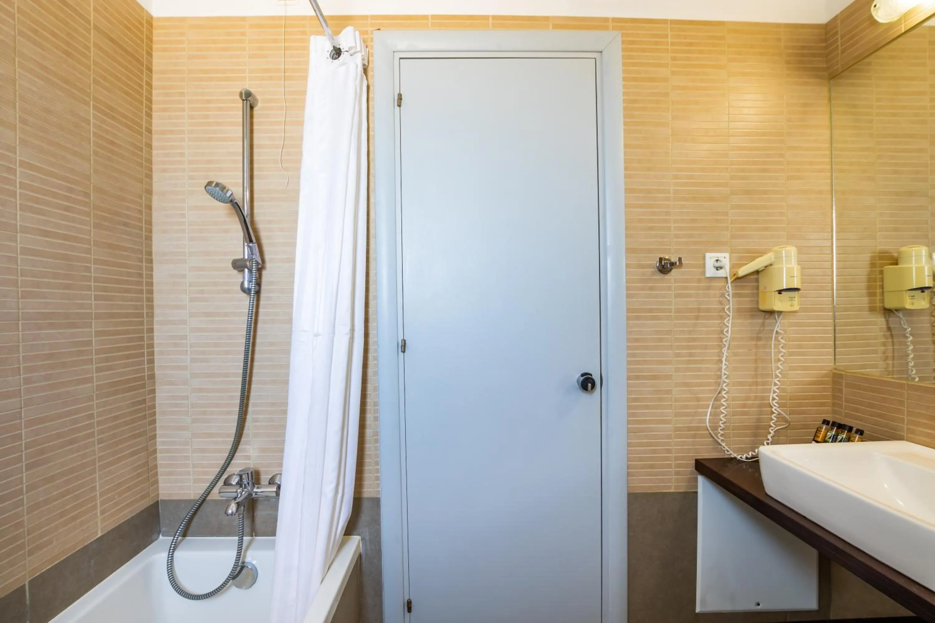 Apolis Beachscape Hotel