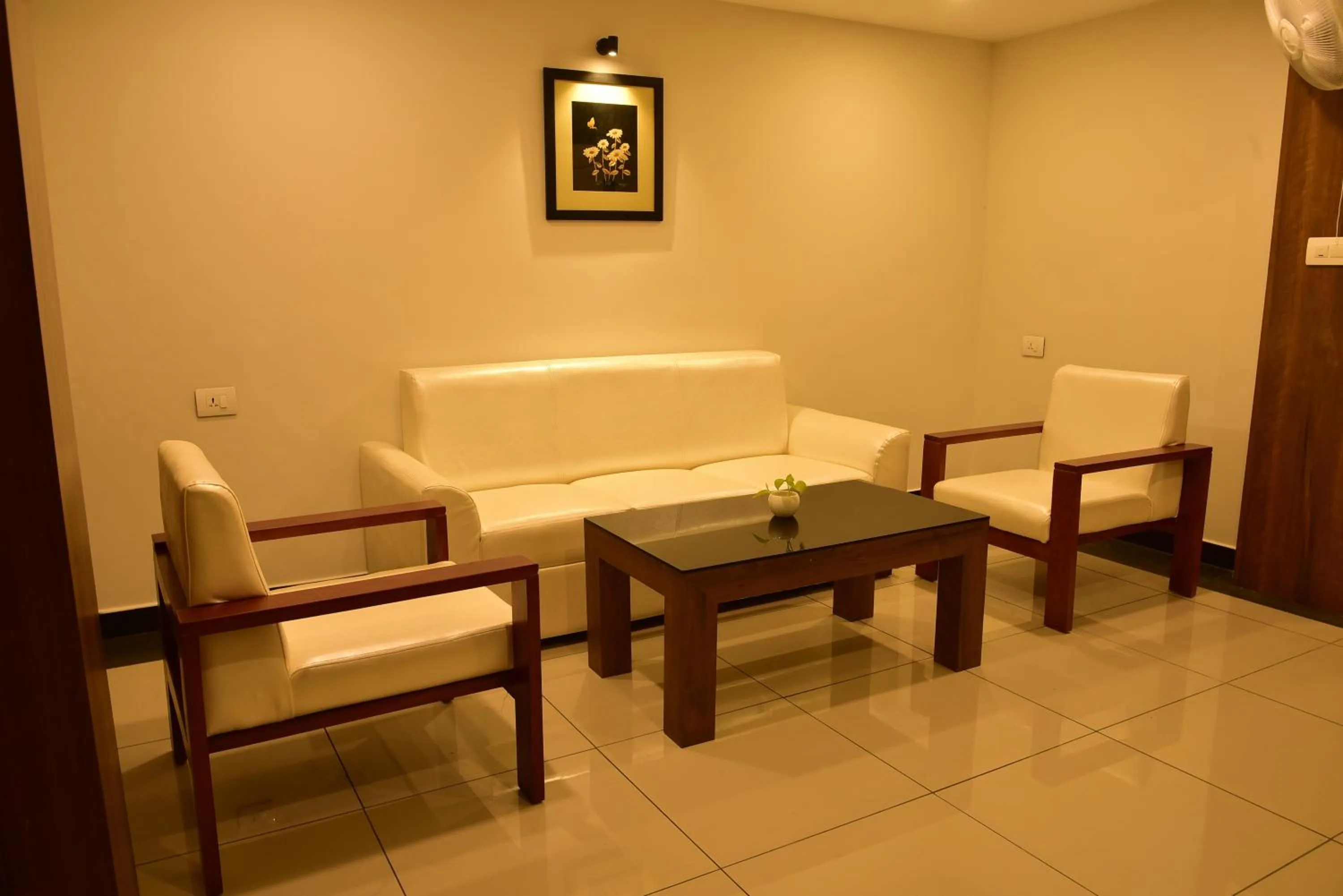 Living room in WHITE SUITE HOTEL