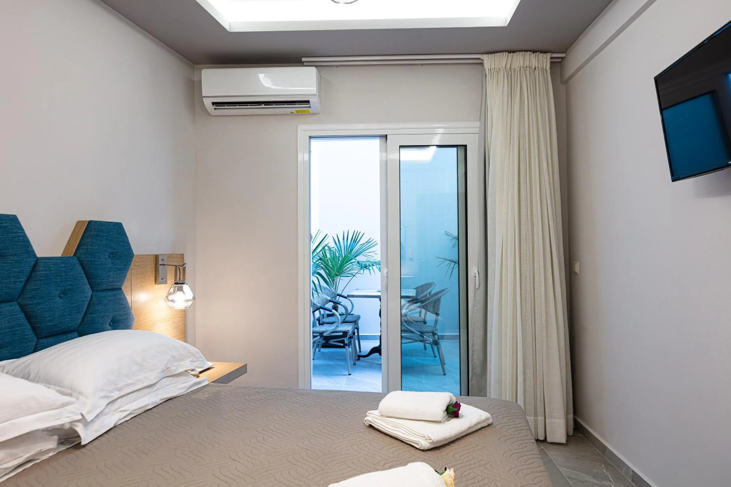 Bedroom, Bed in Akrogiali Apartments