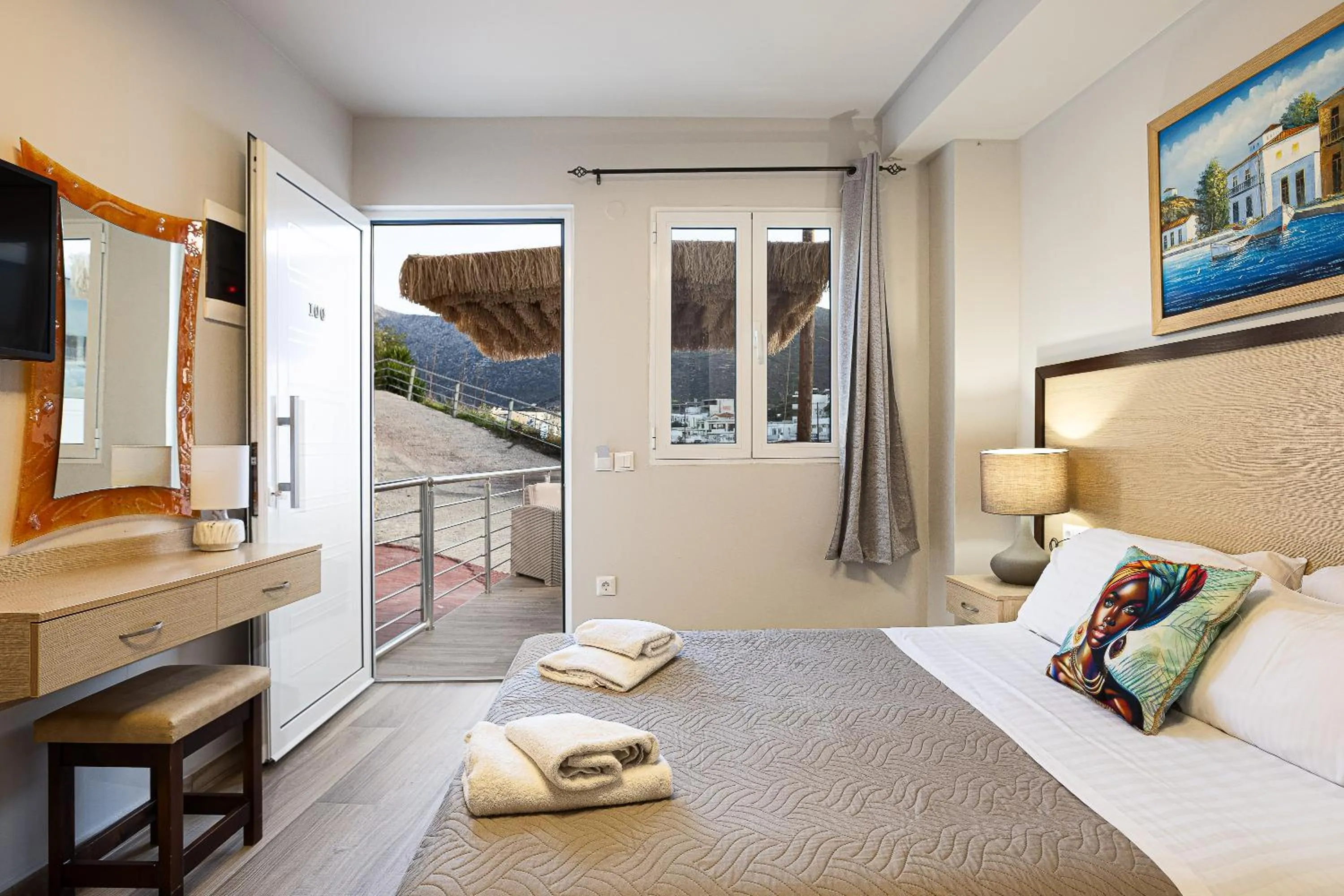 Bed in Akrogiali Apartments