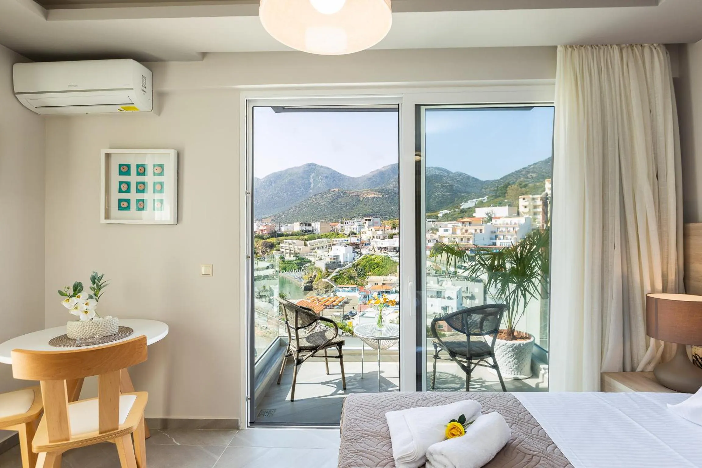 Bed in Akrogiali Apartments