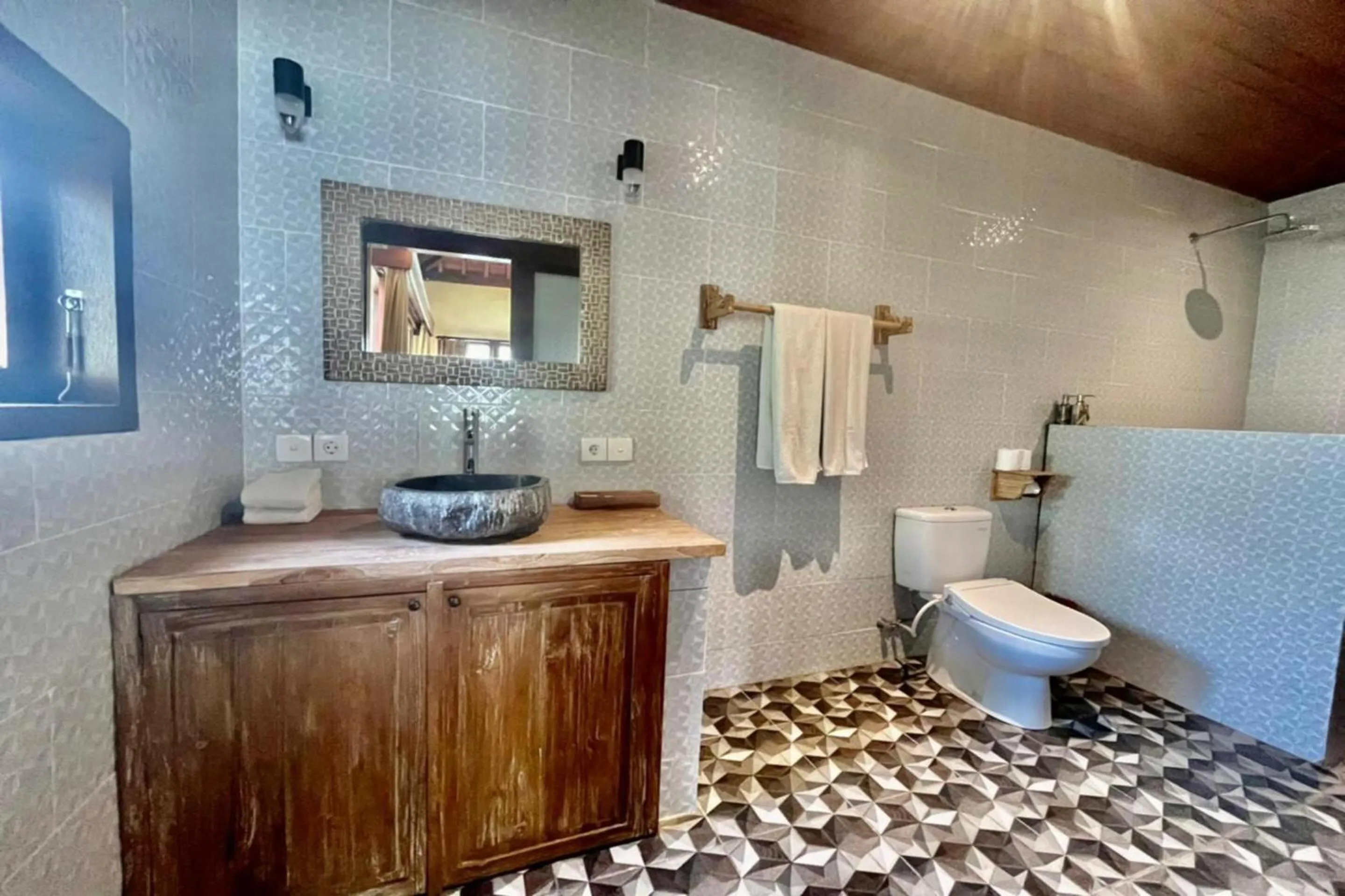 Bathroom in Belvilla Chaitanya Niketan