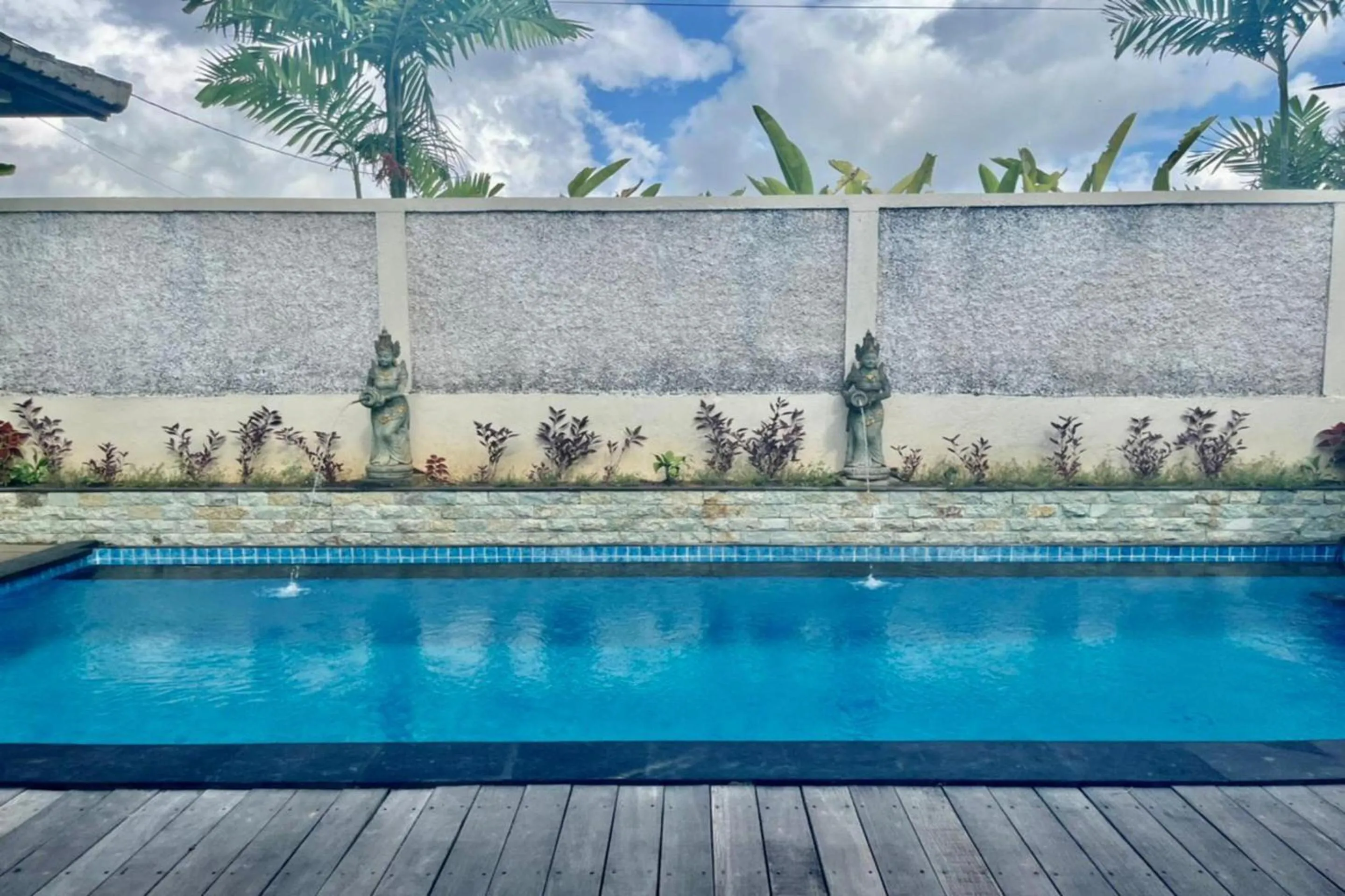Swimming pool in Belvilla Chaitanya Niketan