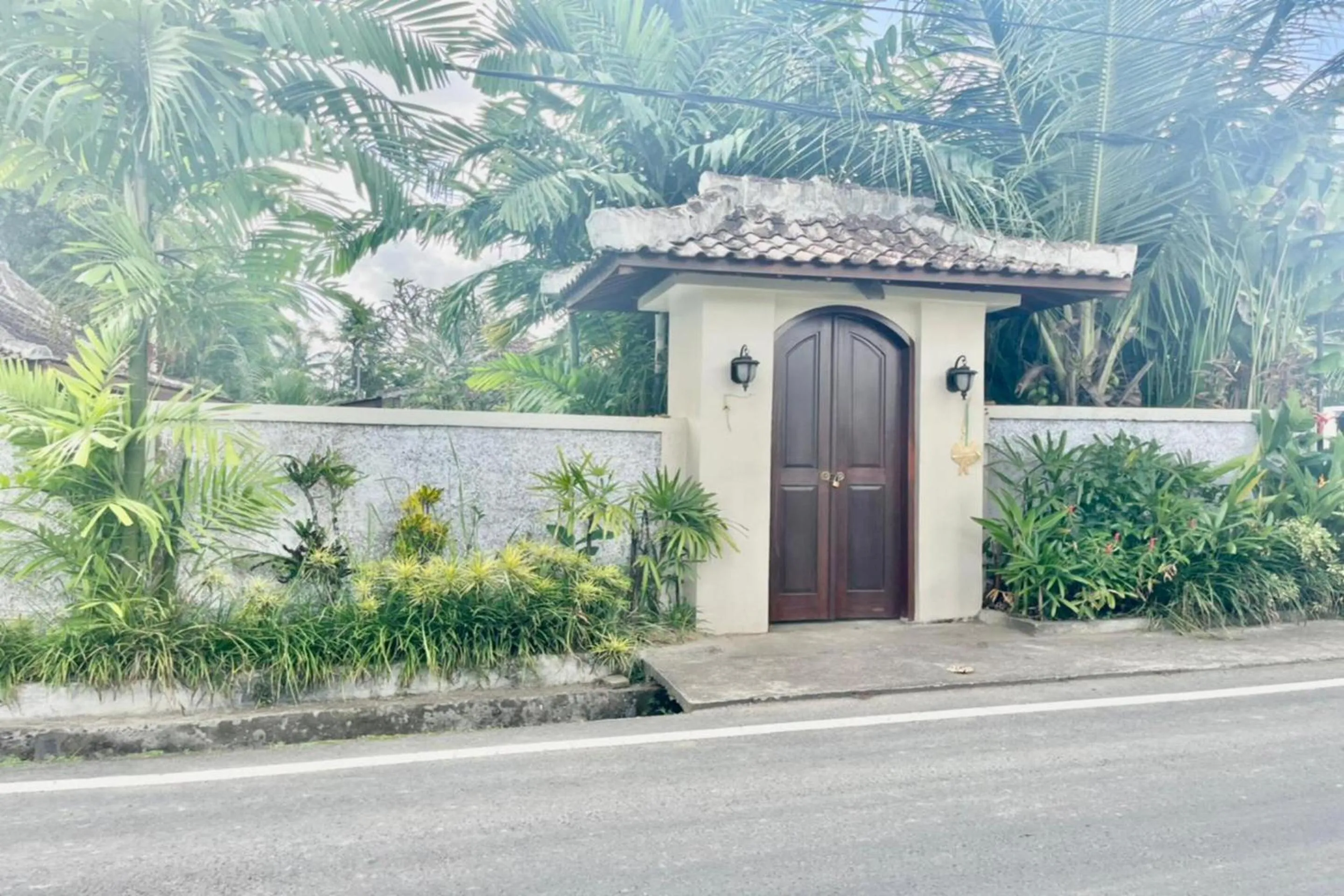 Facade/entrance in Belvilla Chaitanya Niketan