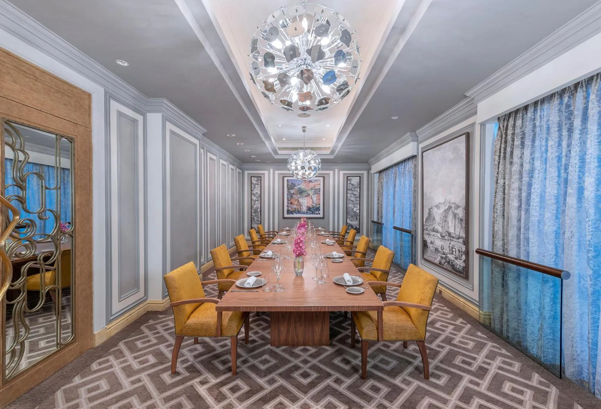 Restaurant/places to eat in Emirates Palace Mandarin Oriental, Abu Dhabi