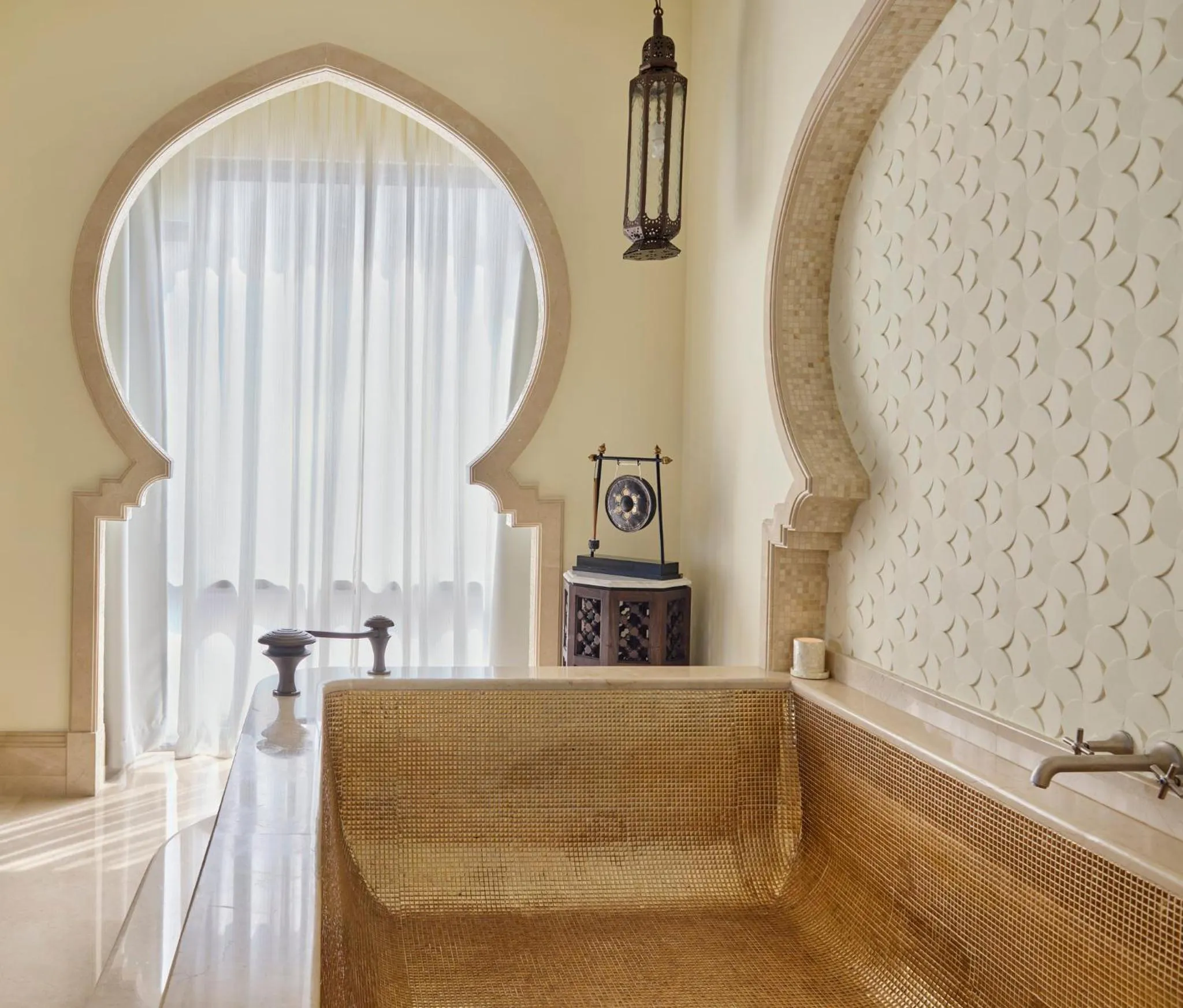 Spa and wellness centre/facilities, Bed in Emirates Palace Mandarin Oriental, Abu Dhabi