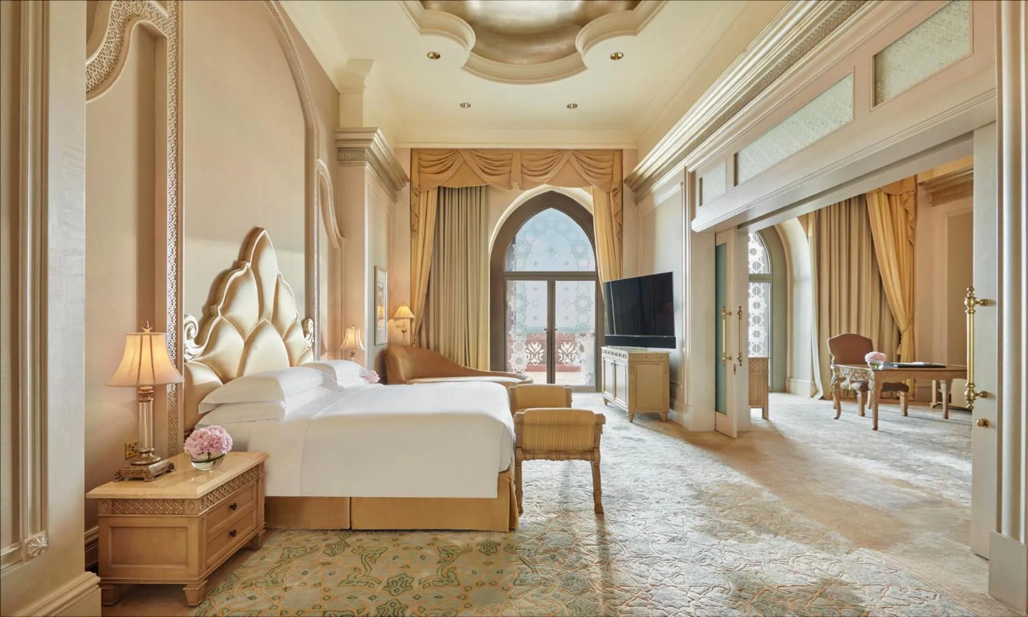 Photo of the whole room, Bed in Emirates Palace Mandarin Oriental, Abu Dhabi