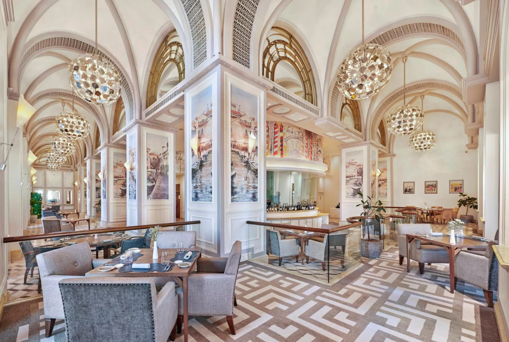 Restaurant/places to eat in Emirates Palace Mandarin Oriental, Abu Dhabi