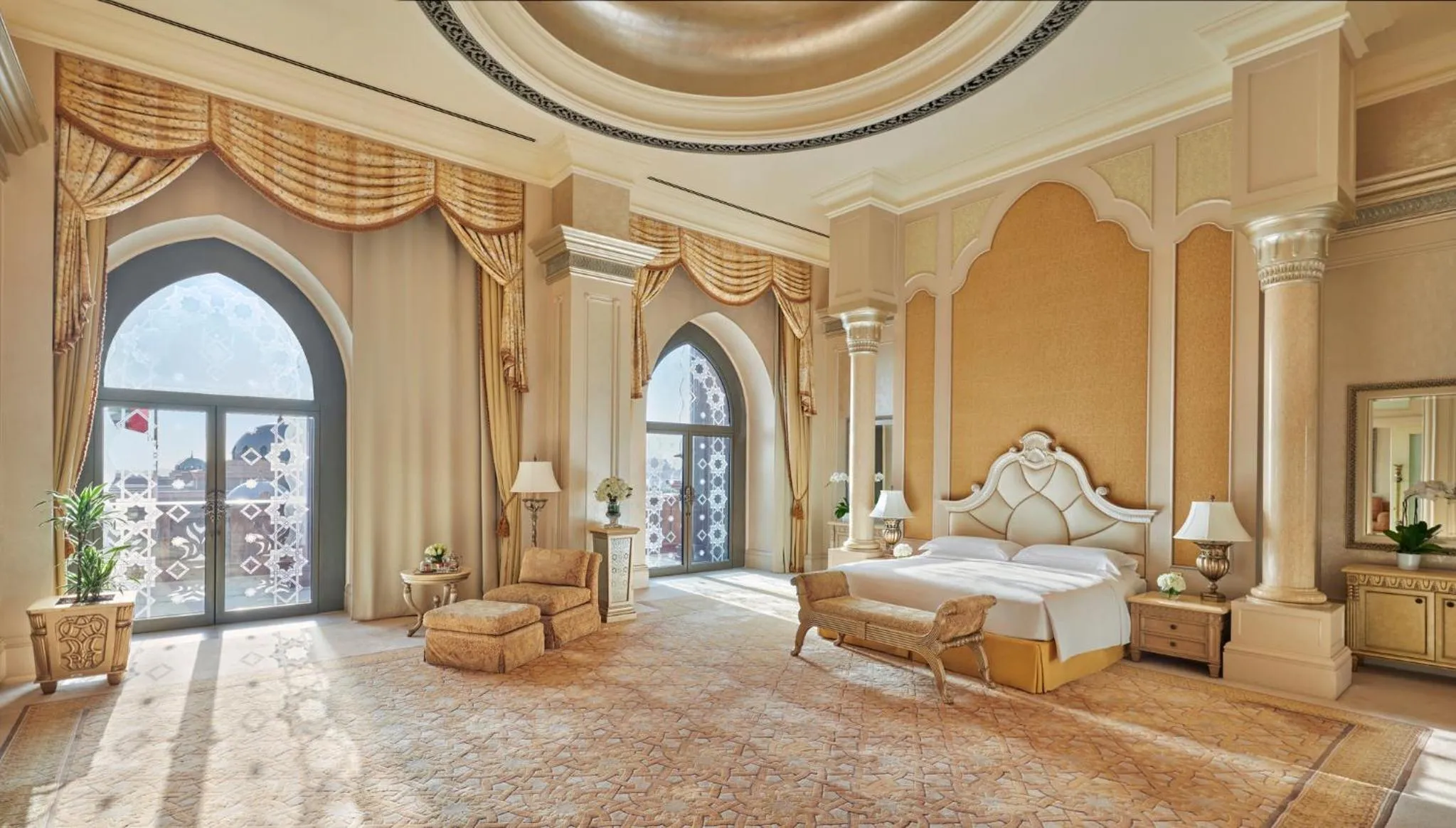 Photo of the whole room, Bed in Emirates Palace Mandarin Oriental, Abu Dhabi