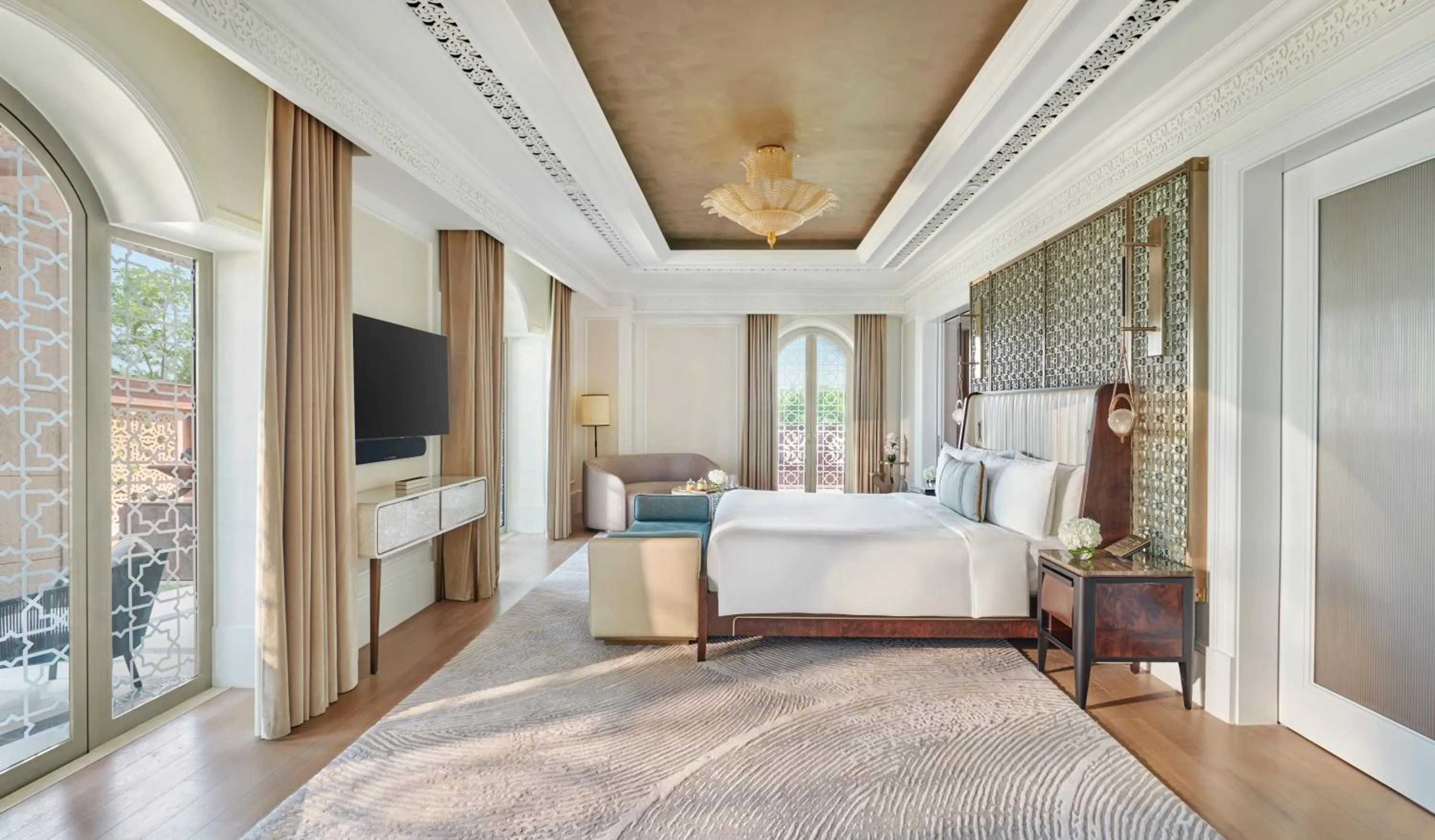 Bedroom, Bed in Emirates Palace Mandarin Oriental, Abu Dhabi