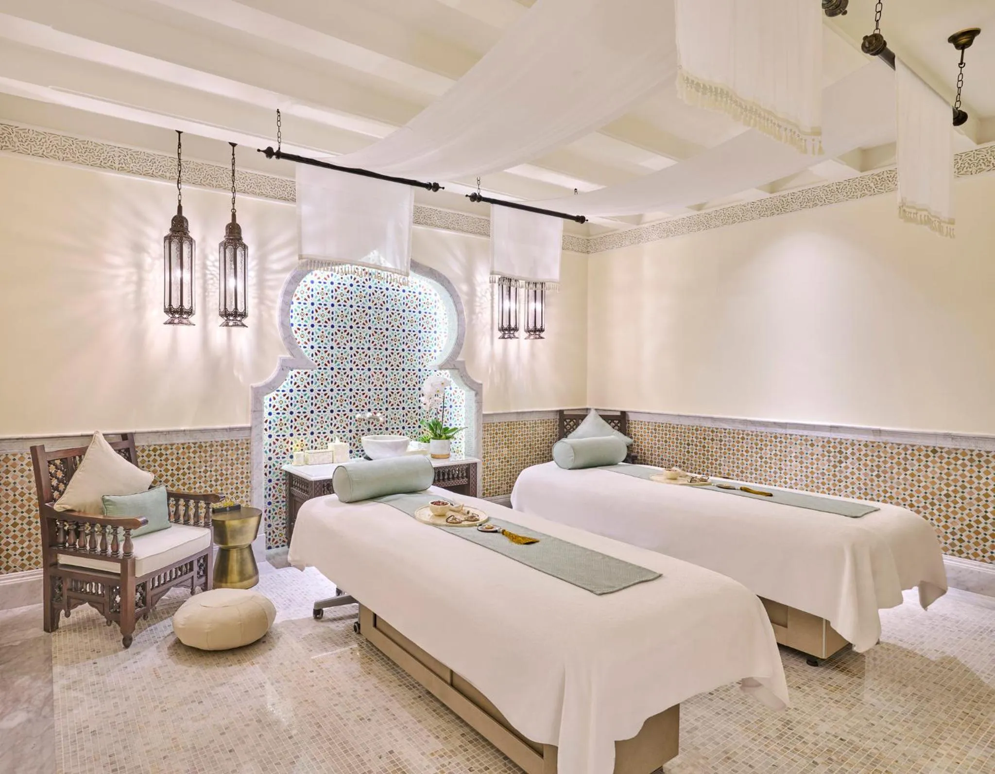 Spa and wellness centre/facilities, Bed in Emirates Palace Mandarin Oriental, Abu Dhabi