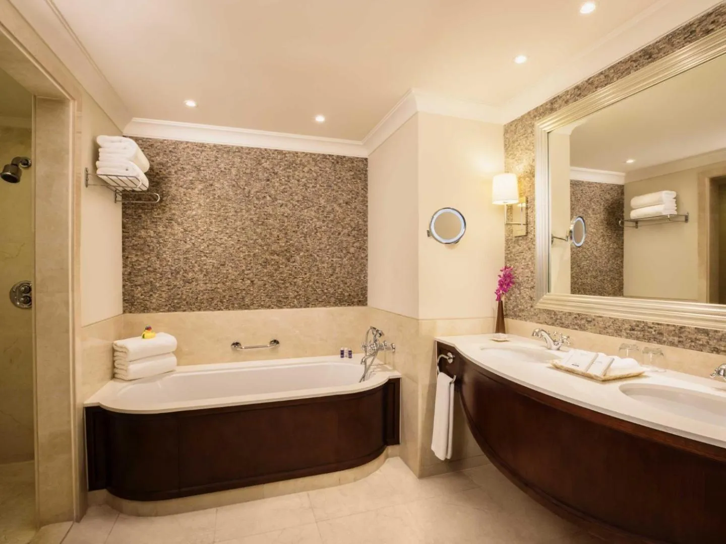 Bathroom in JA Palm Tree Court, Dubai