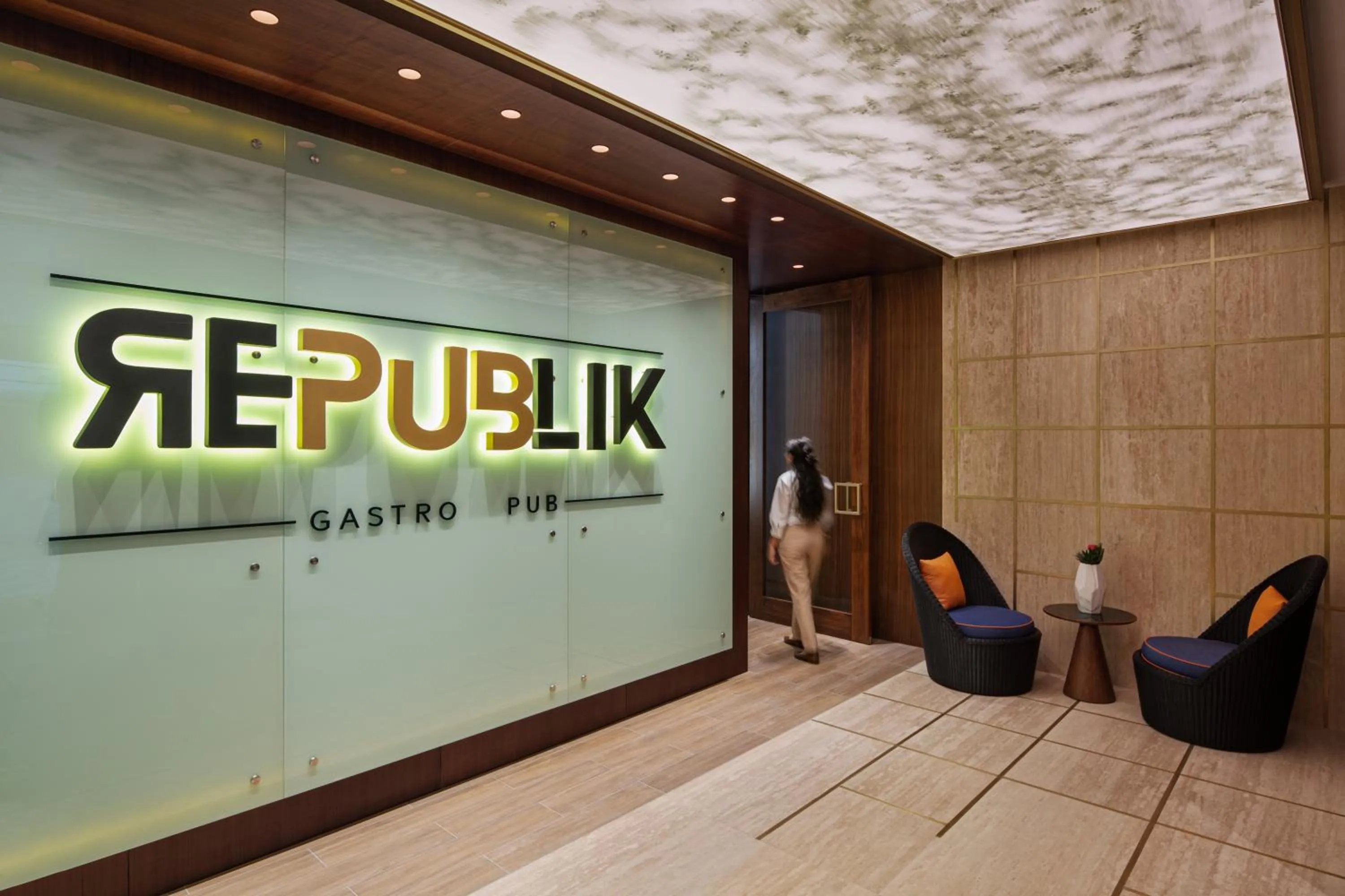 Restaurant/places to eat in JA Palm Tree Court, Dubai