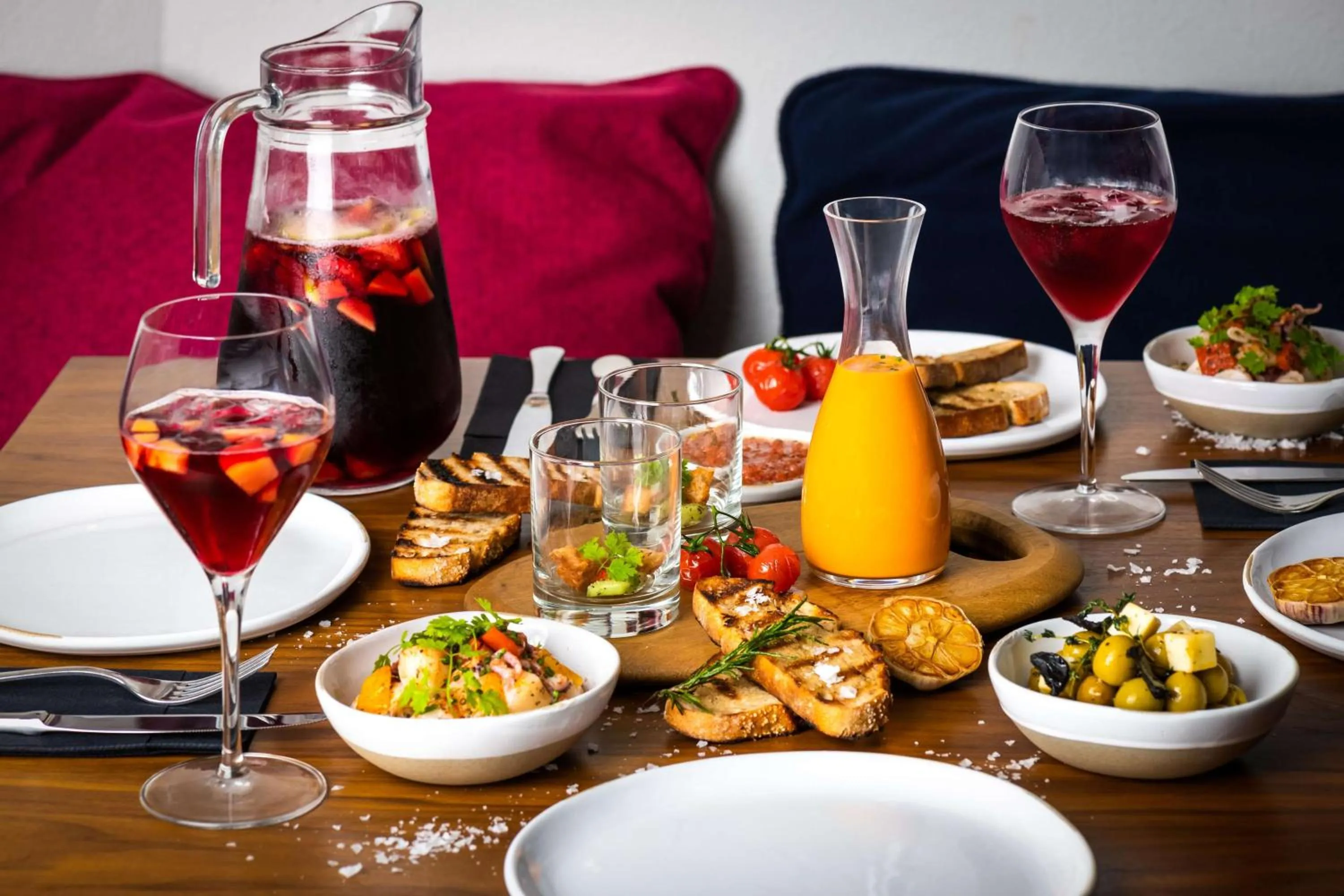 Restaurant/places to eat in JA Palm Tree Court, Dubai