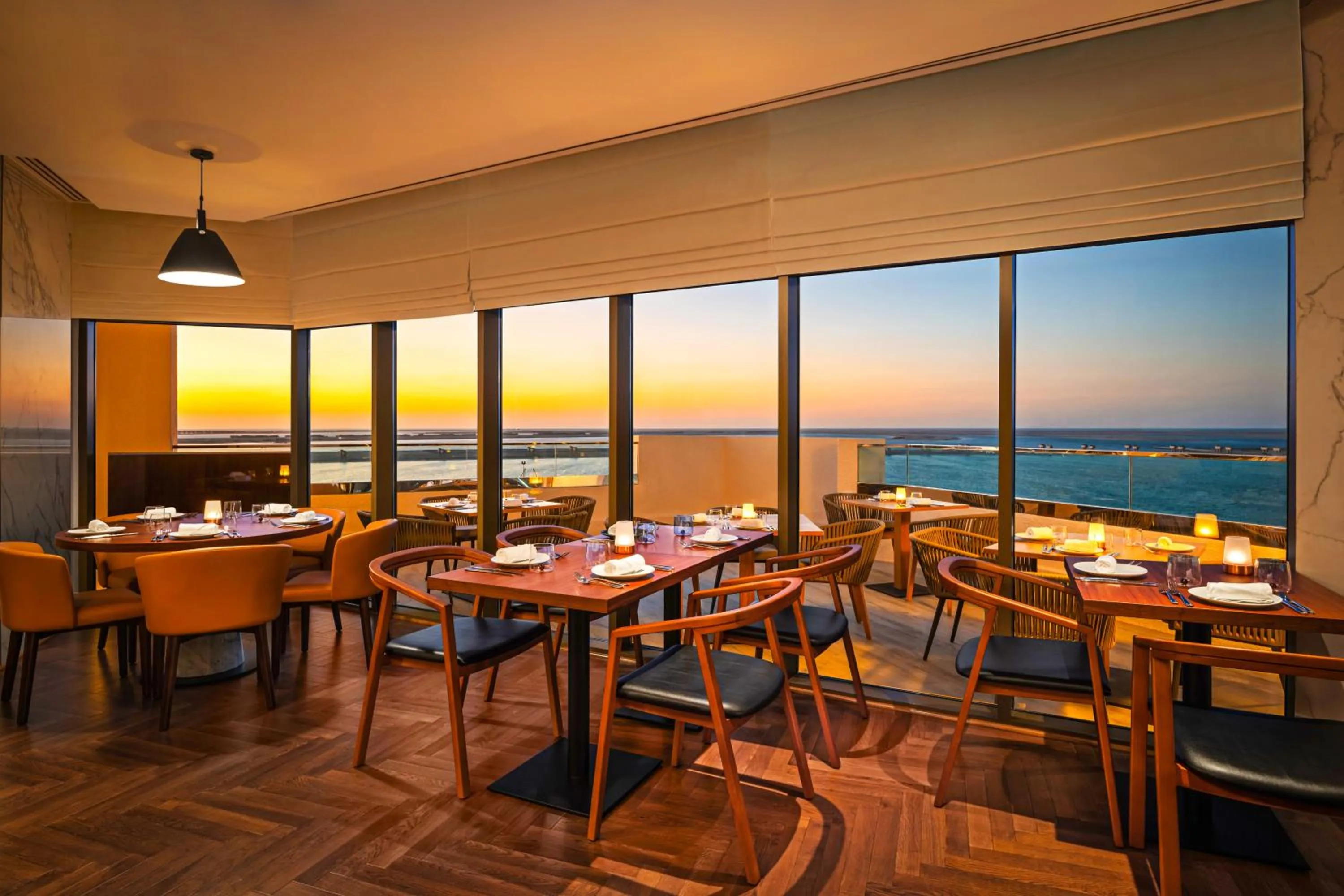 Restaurant/places to eat in JA Palm Tree Court, Dubai