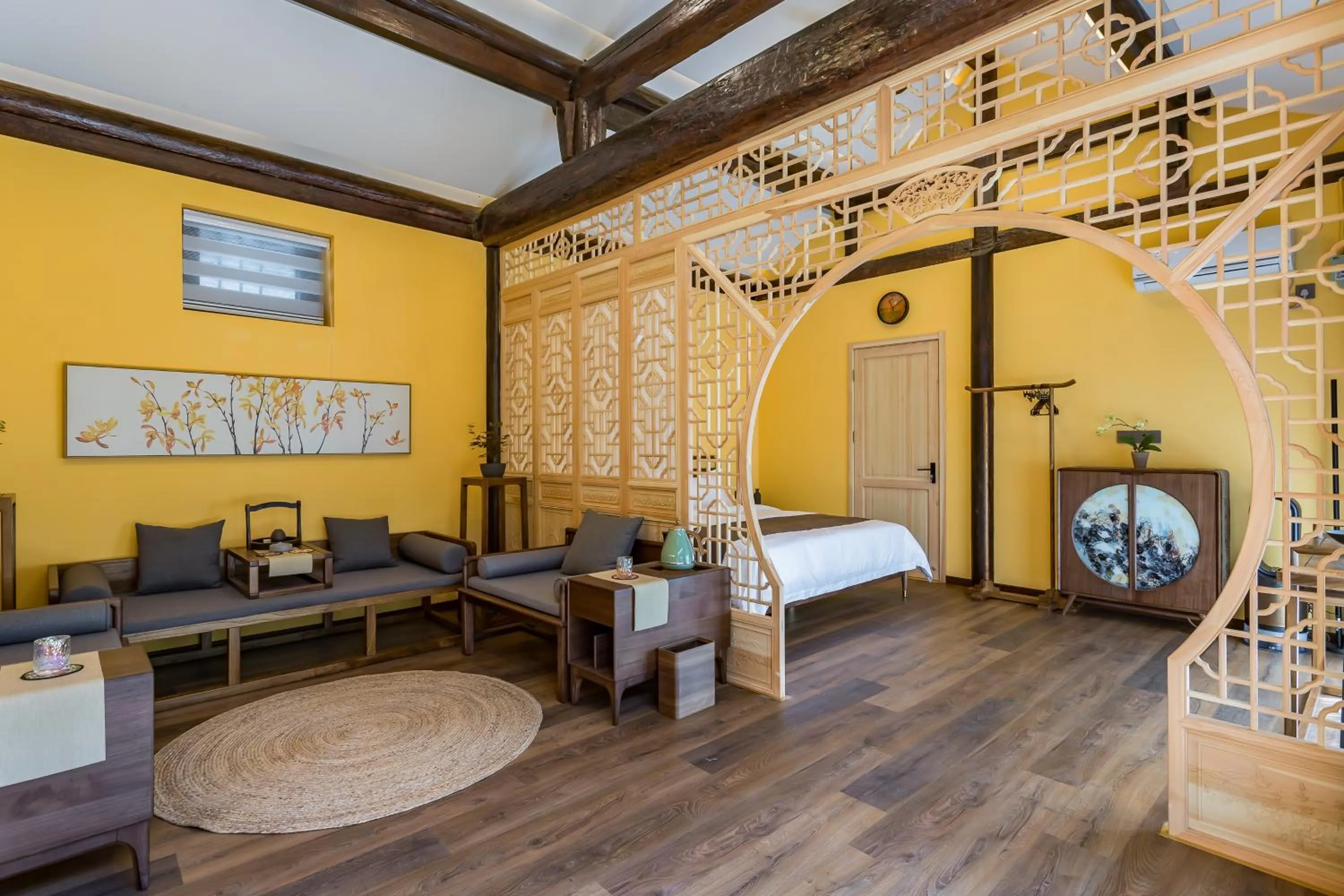 Photo of the whole room in Templeside Beijing