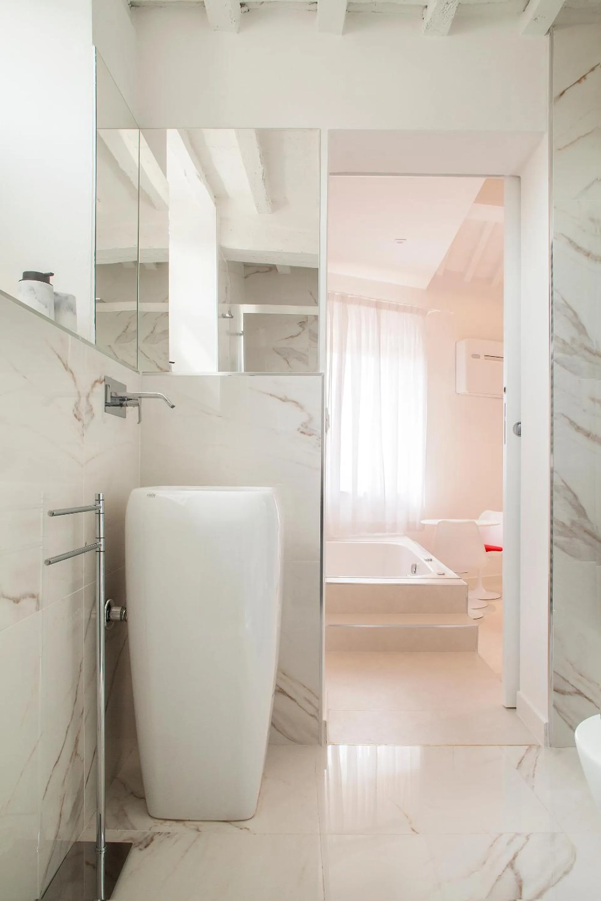Bathroom, Bed in San Sebastiano Suite & Luxury Apartments