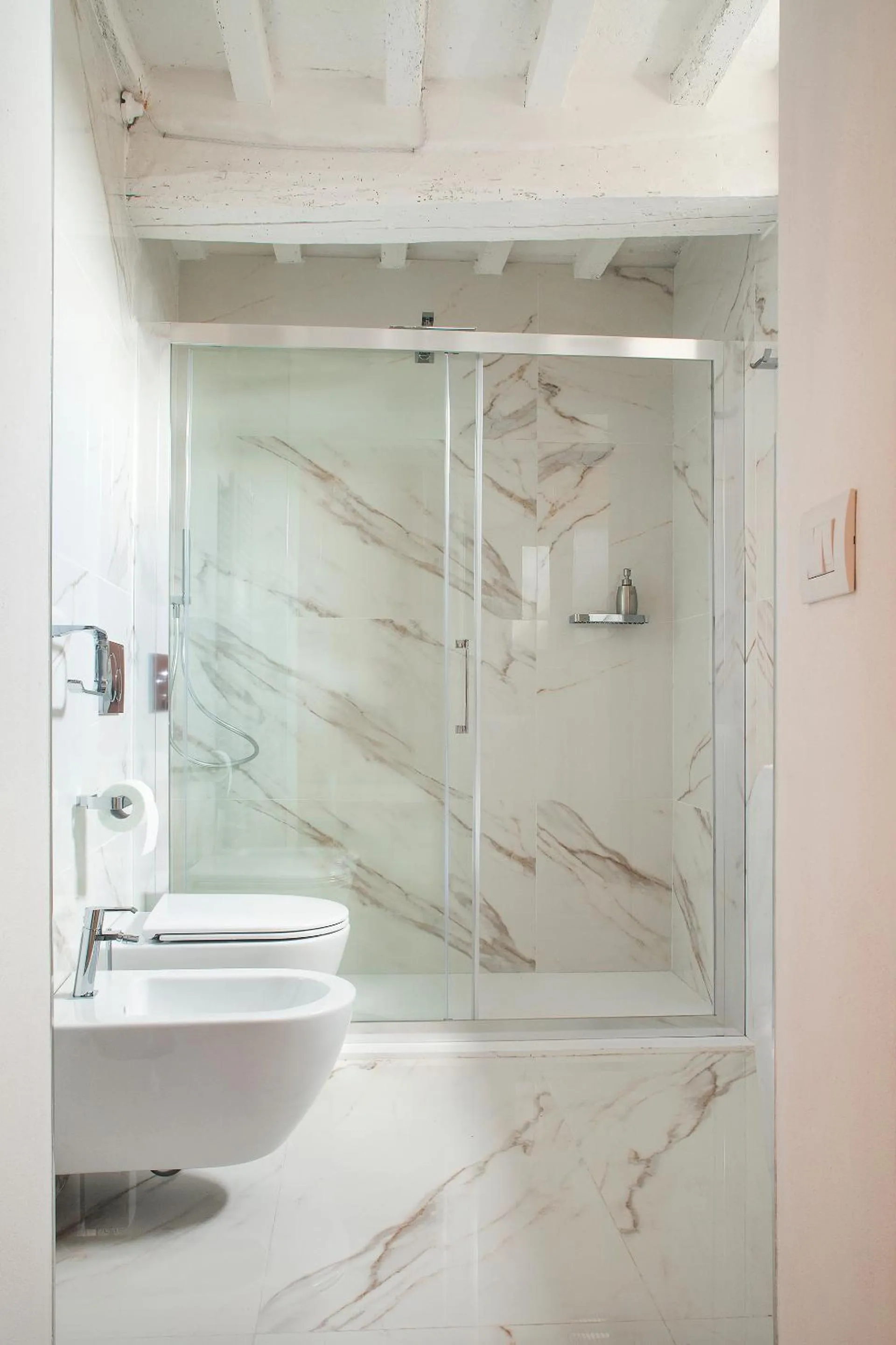 Toilet in San Sebastiano Suite & Luxury Apartments