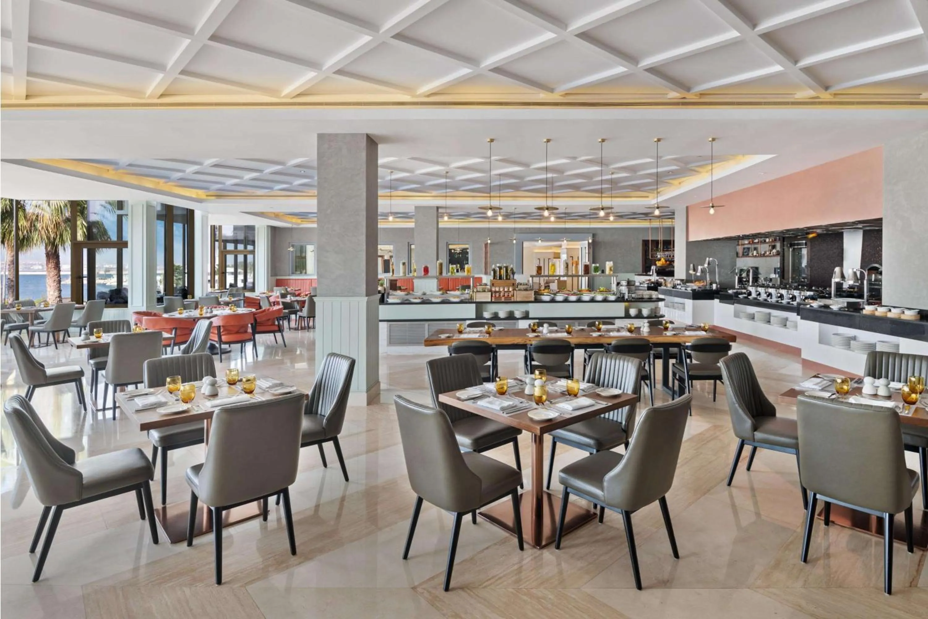 Restaurant/places to eat in JA Beach Hotel, Dubai
