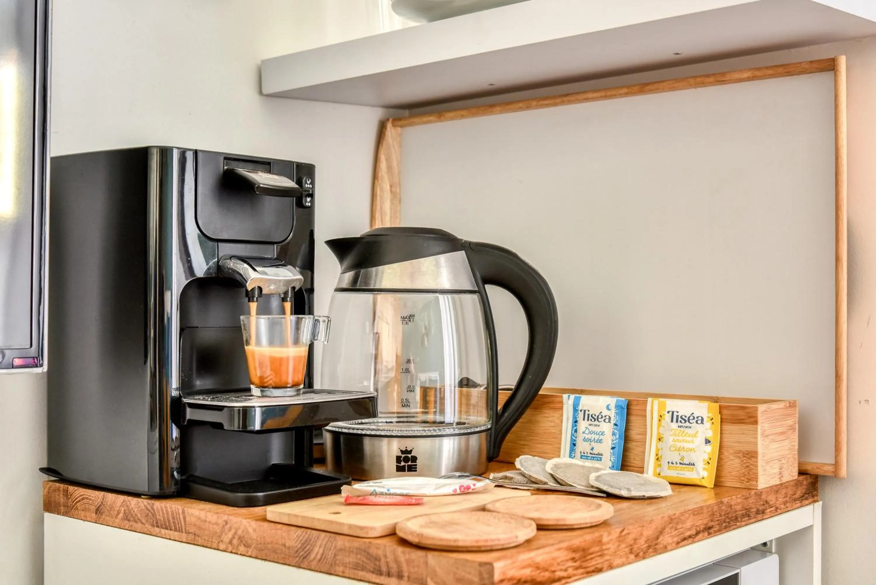Coffee/tea facilities in Le bourget - Suite romantique