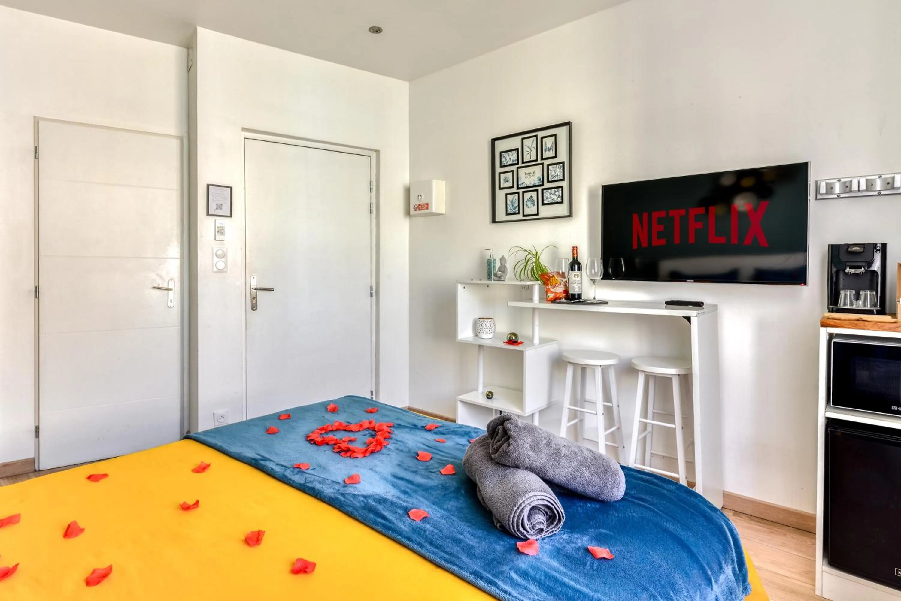 Bed in Le bourget - Suite romantique