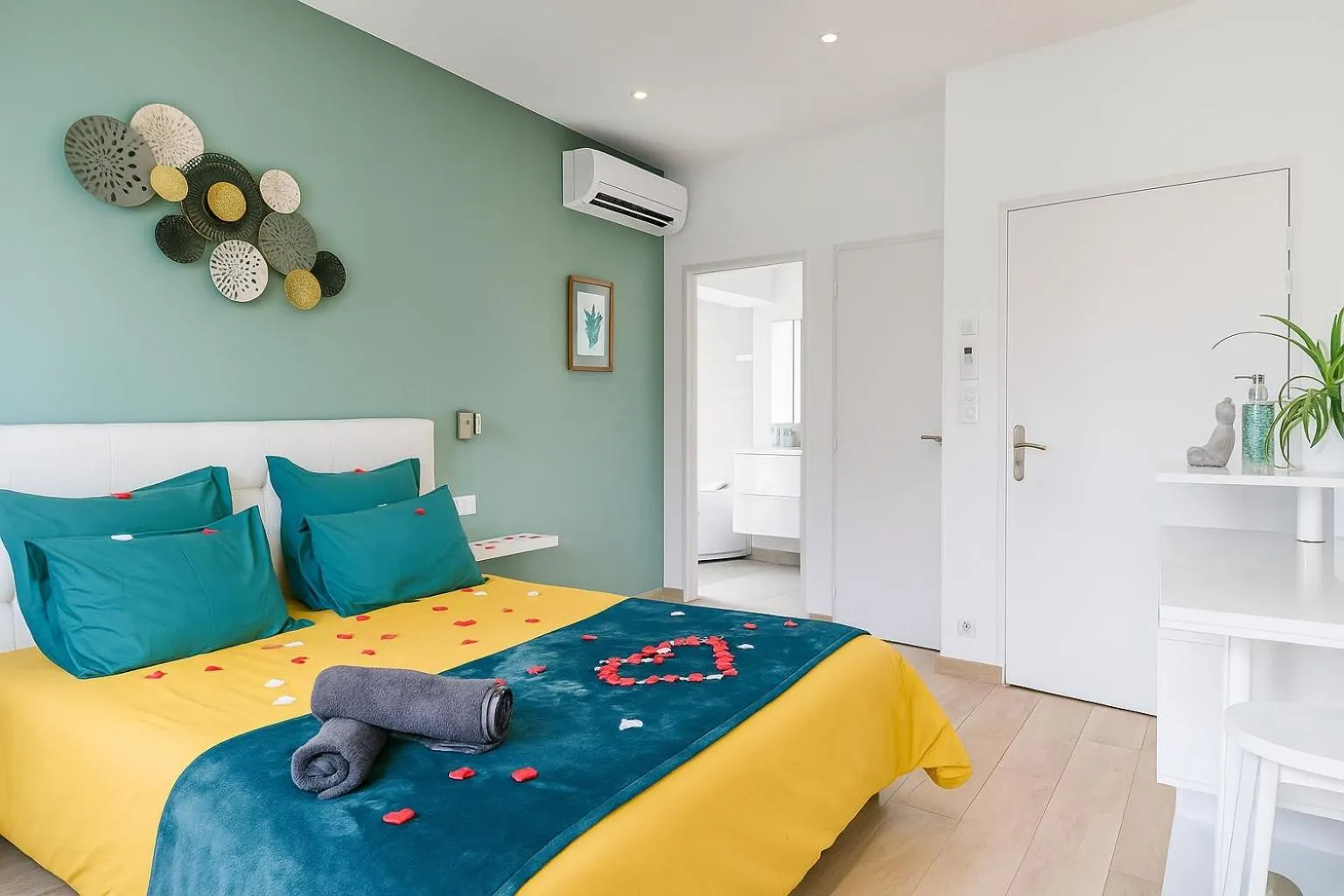 Bed in Le bourget - Suite romantique