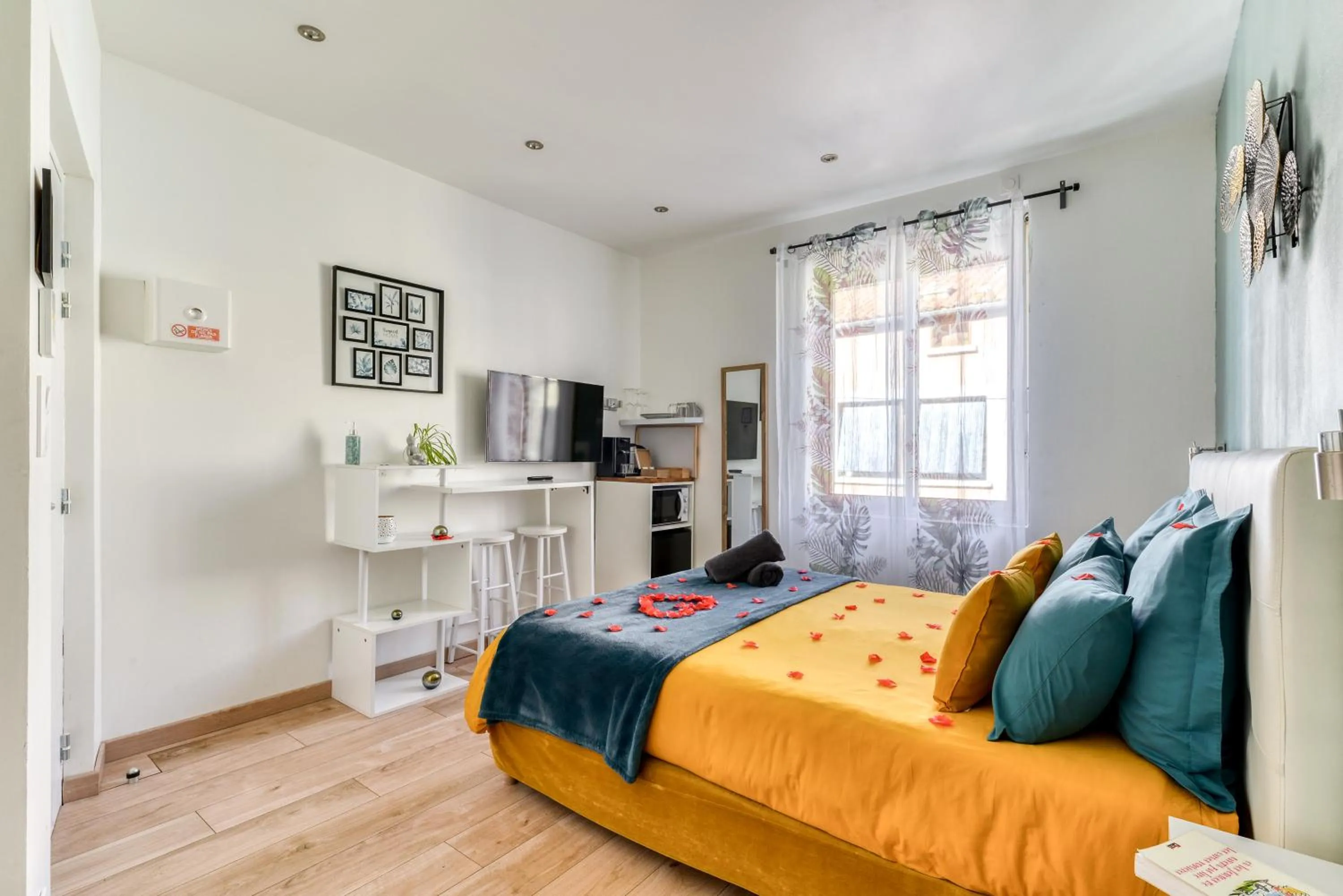 Bed in Le bourget - Suite romantique