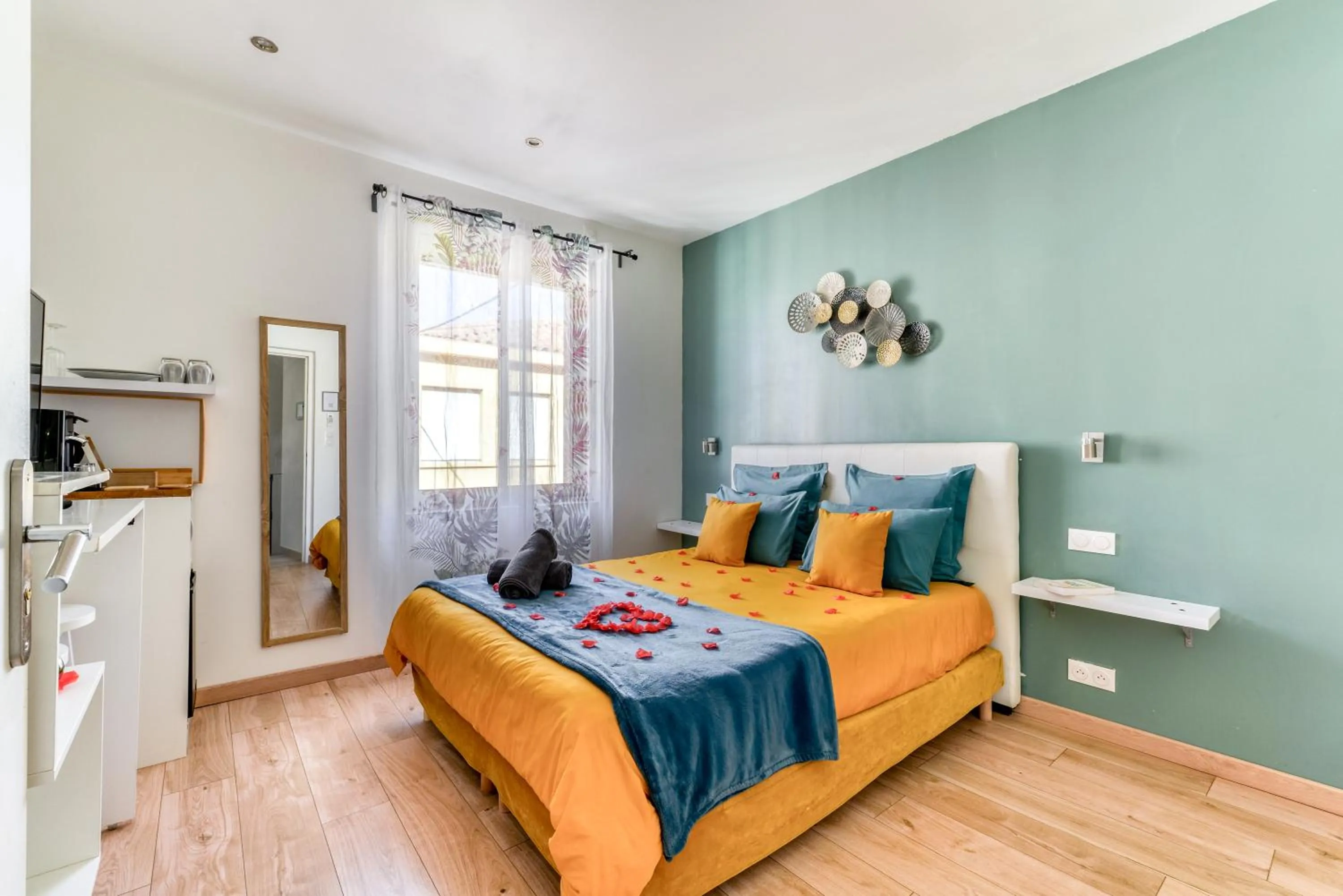 Bed in Le bourget - Suite romantique