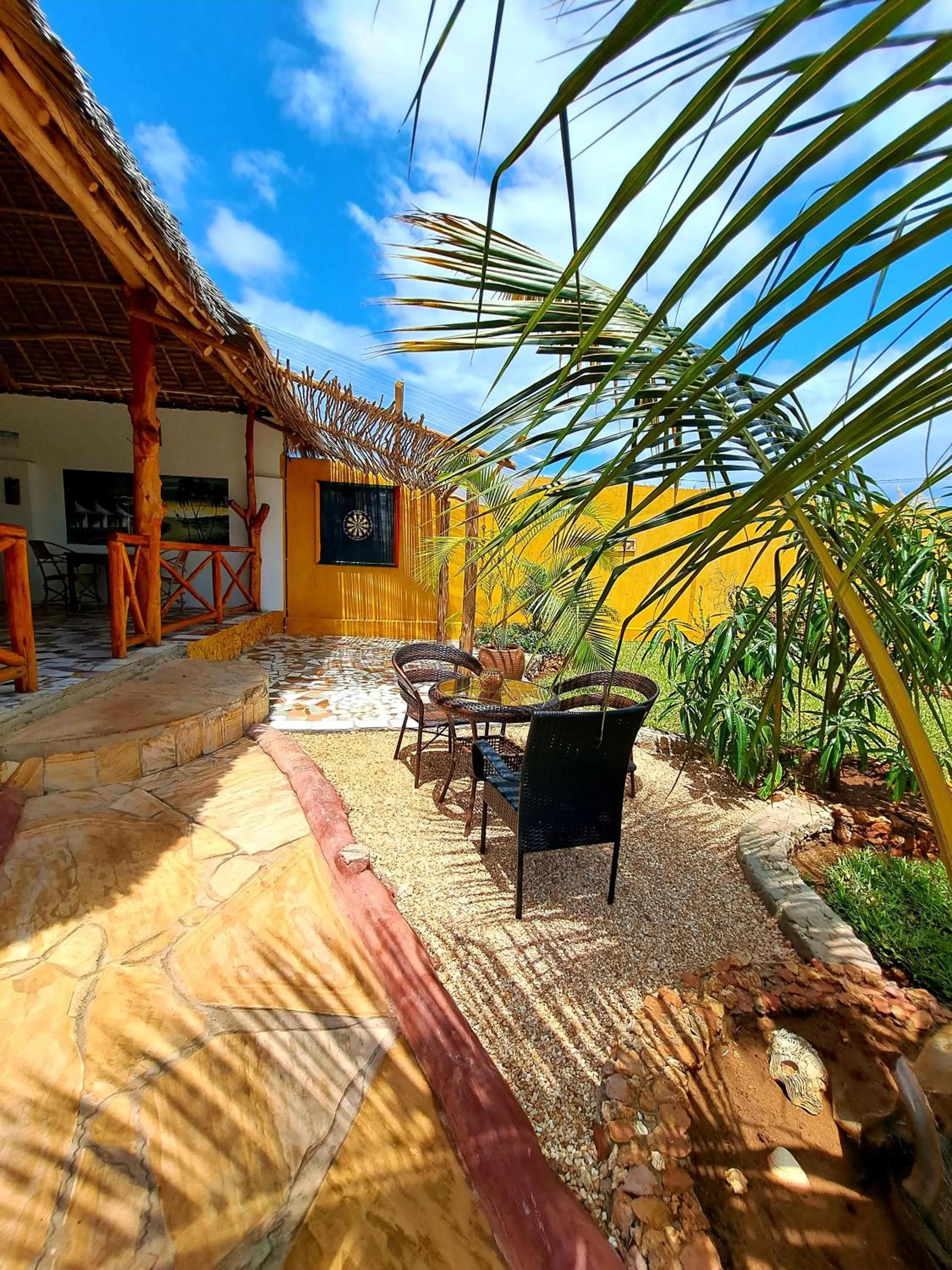 Restaurant/places to eat in Mimi na wewe villa