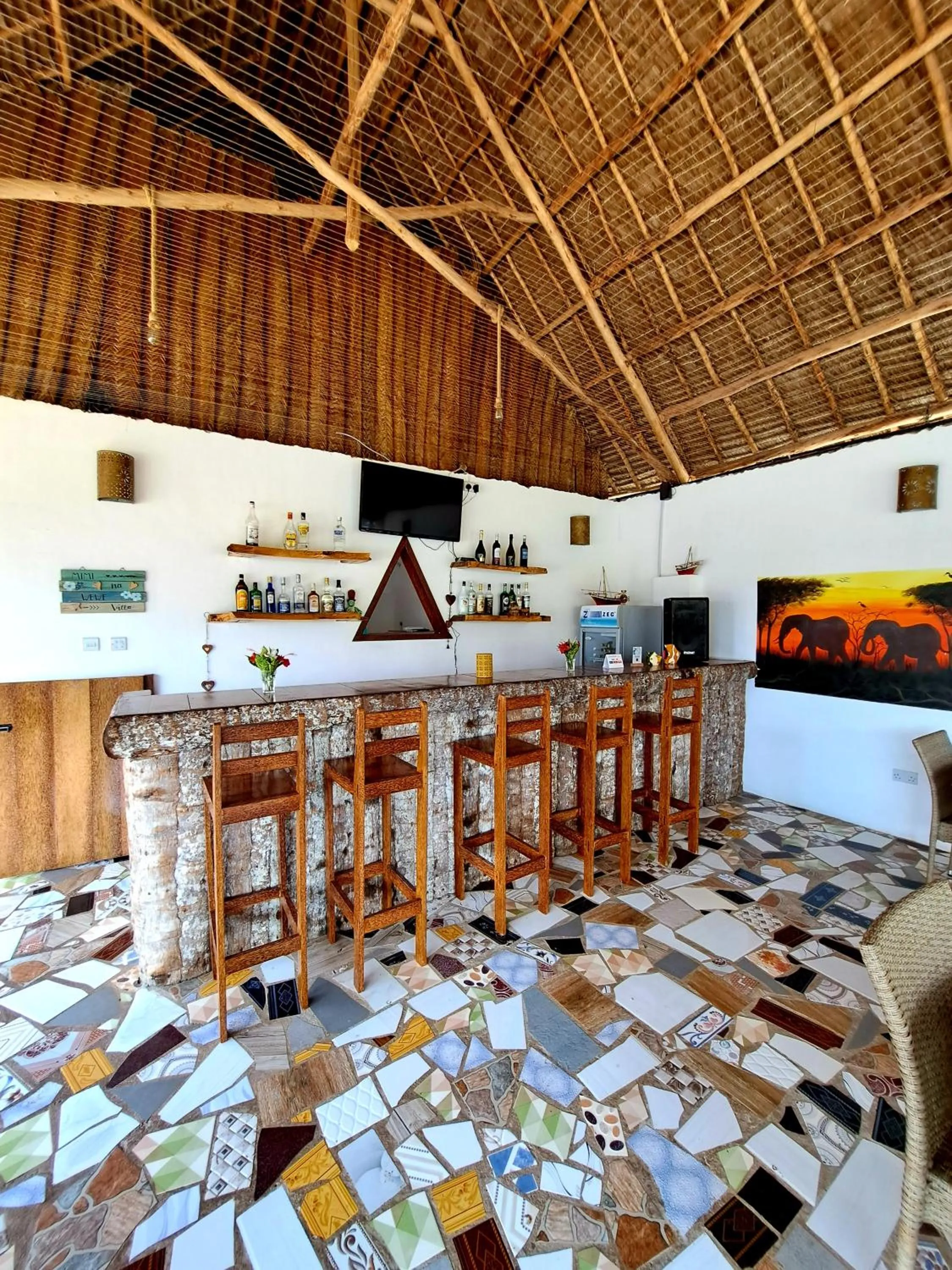 Restaurant/places to eat in Mimi na wewe villa