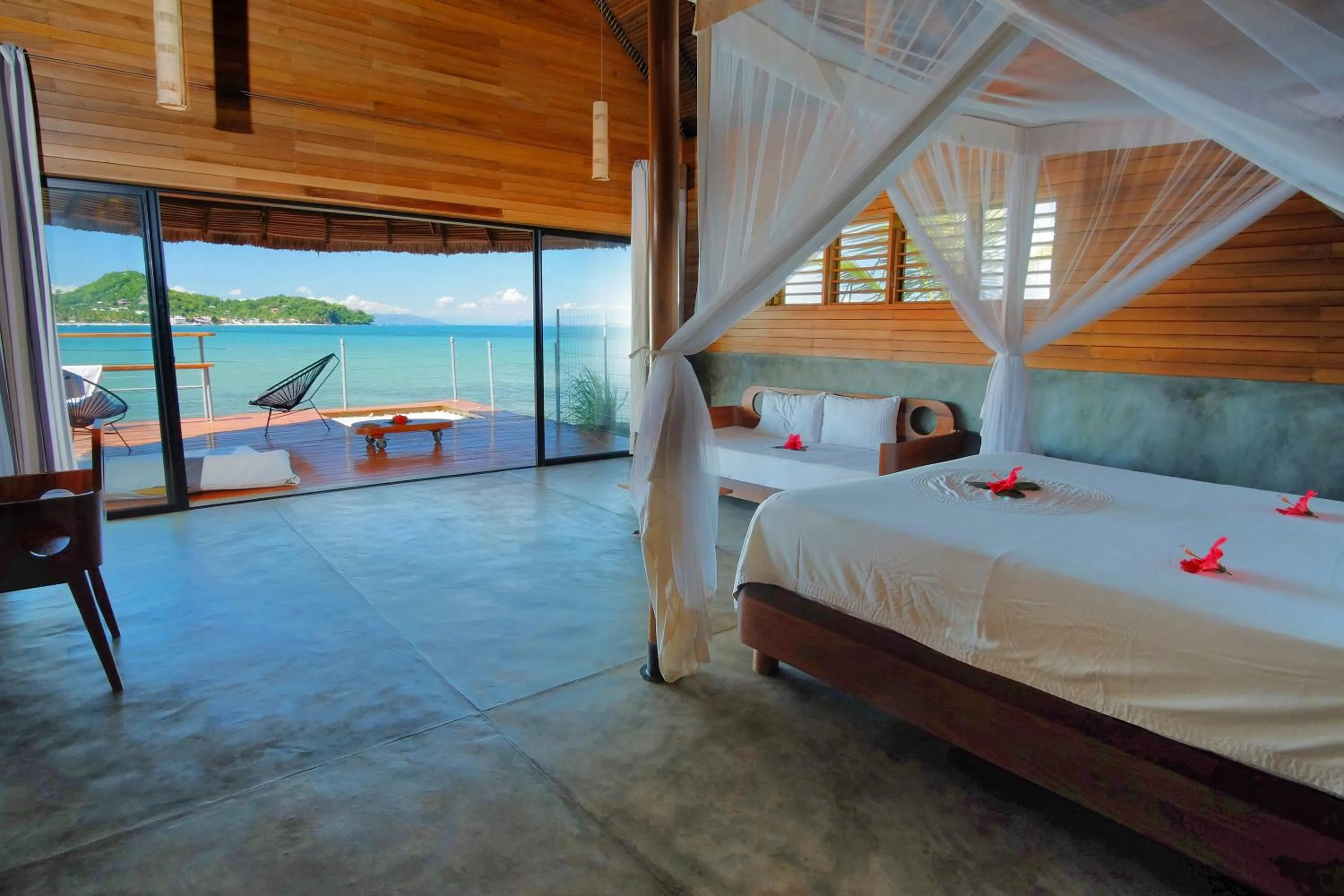 Sea view, Bed in L'heure Bleue